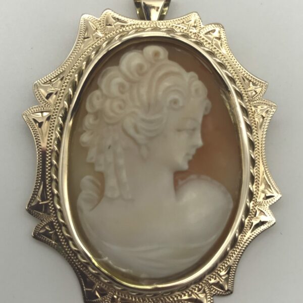 Vintage 14ct Gold Cameo Brooch