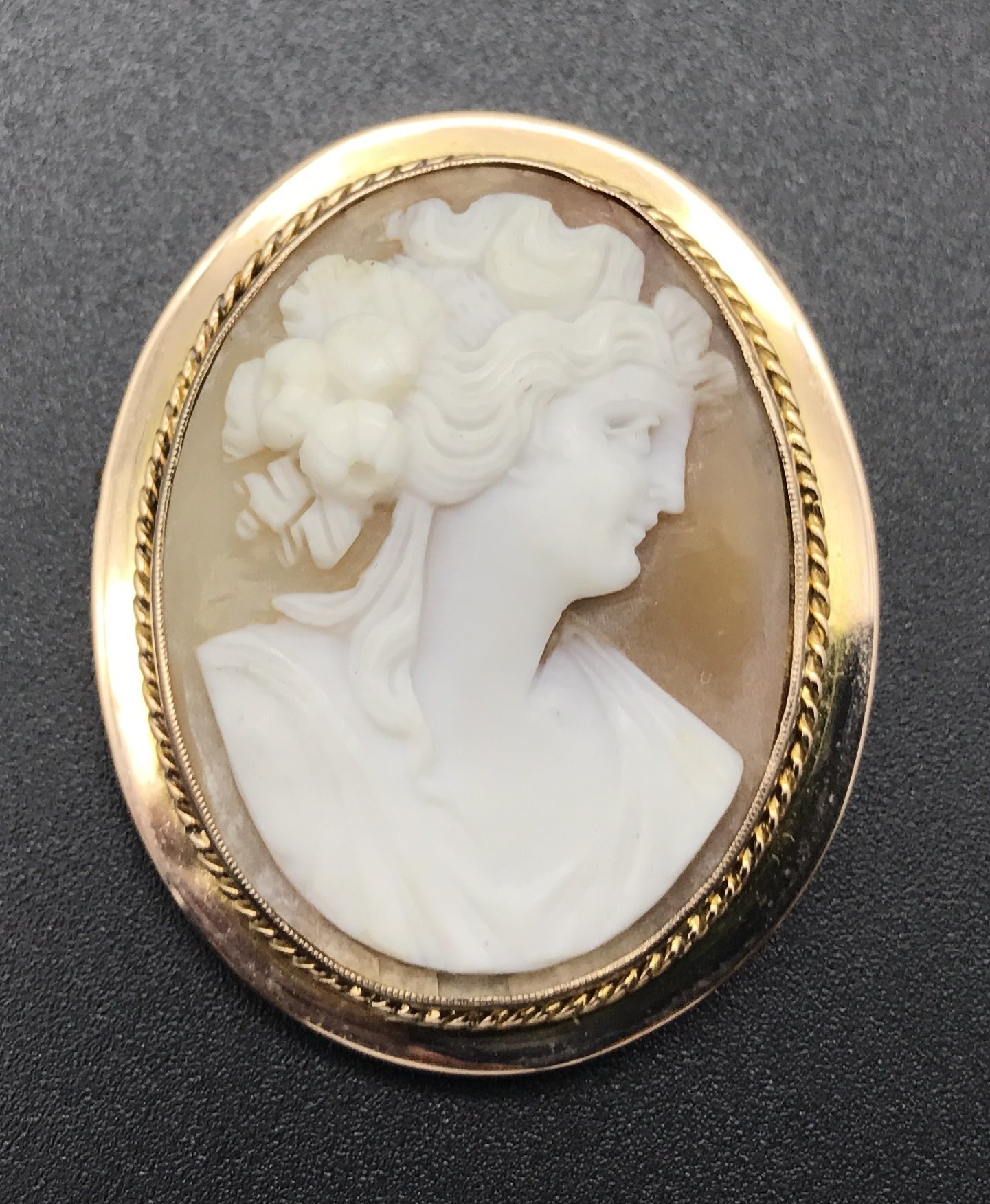 Vintage 9ct Rose Gold Cameo Brooch