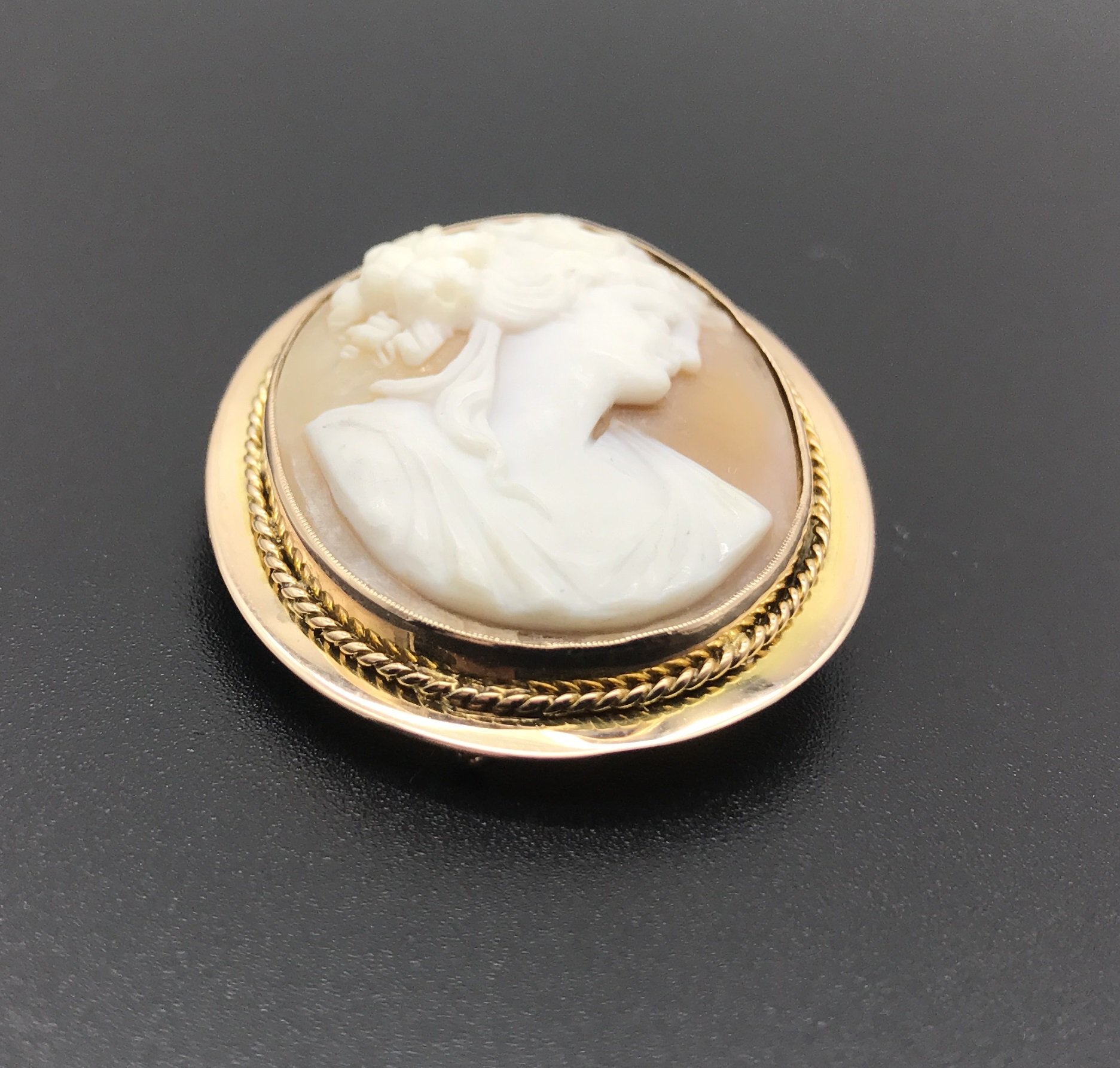 Vintage 9ct Rose Gold Cameo Brooch