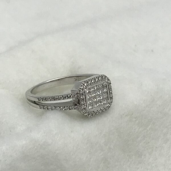 18ct White Gold Diamond Dress Ring