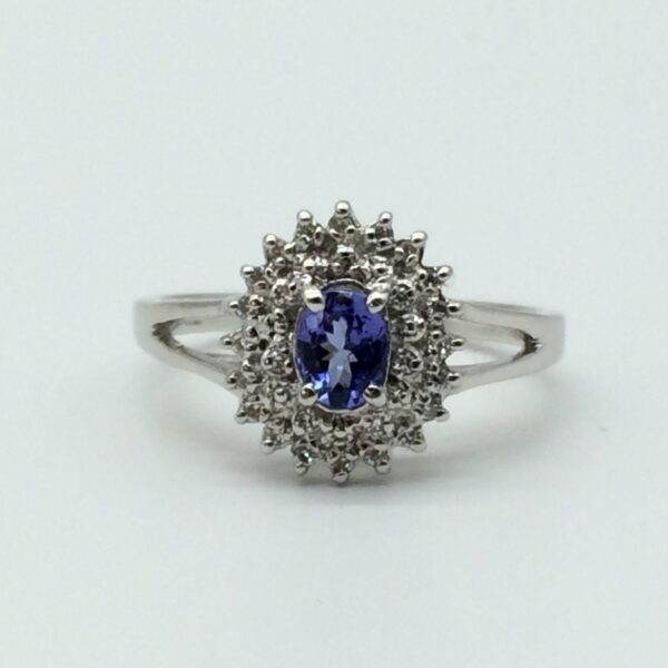 Gorgeous 18ct White Gold Tanzanite & Diamond Ring