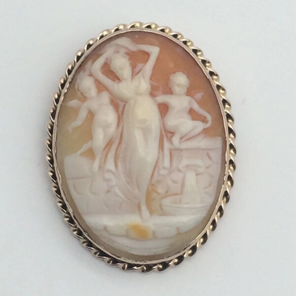Amazing 9ct Gold Cameo Brooch/Pendant