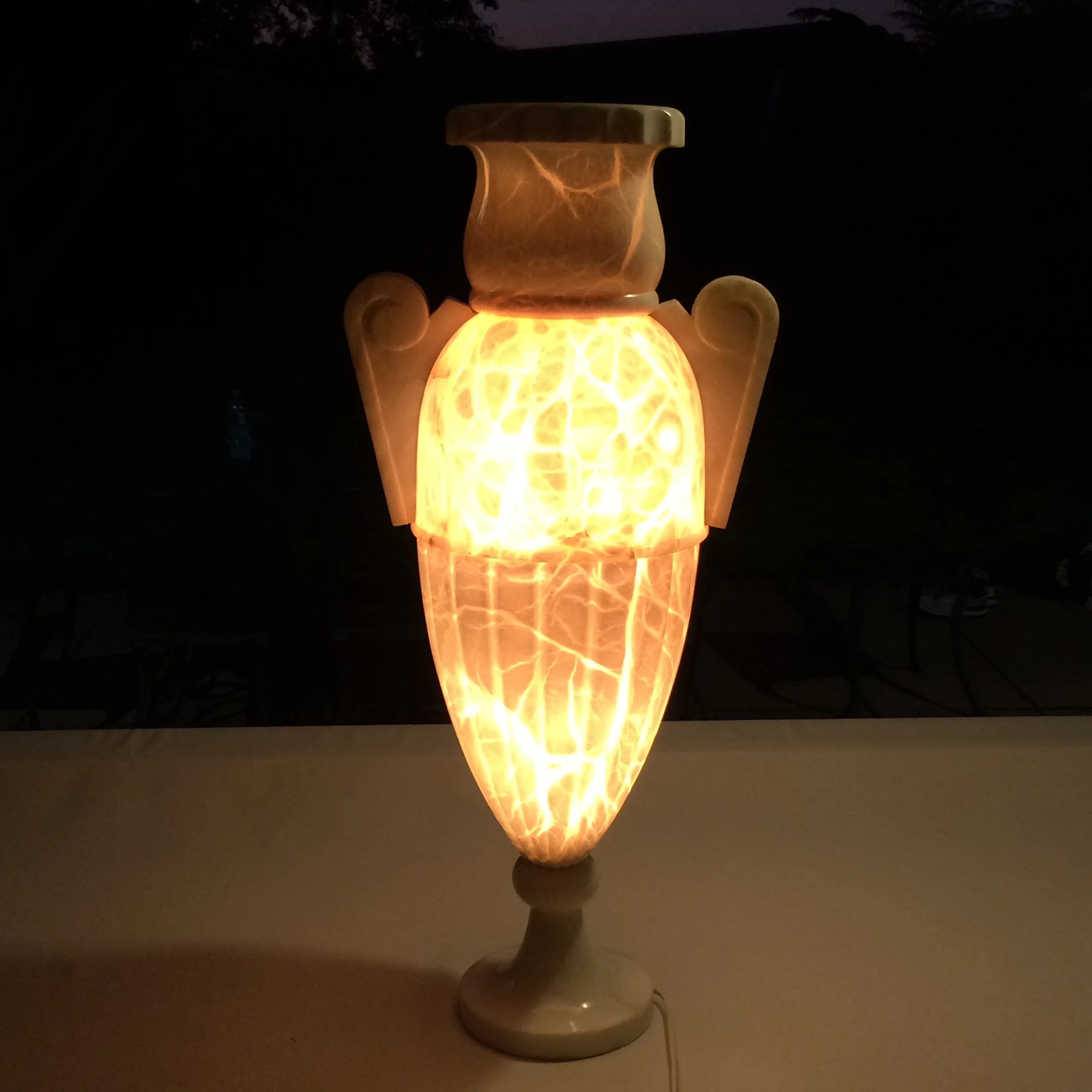 Superb Signed Art Deco French or Italian Alabaster Lamp