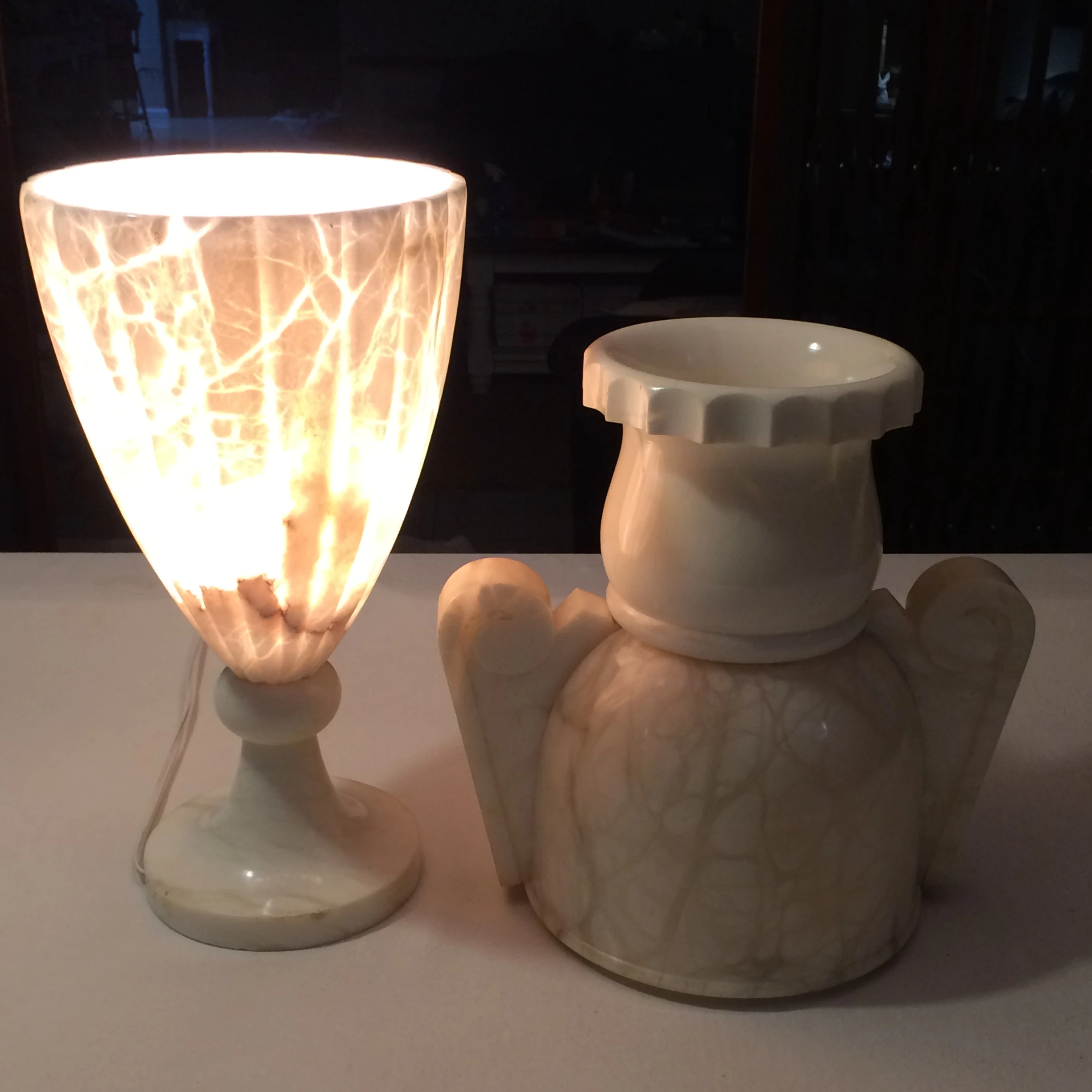 Superb Signed Art Deco French or Italian Alabaster Lamp