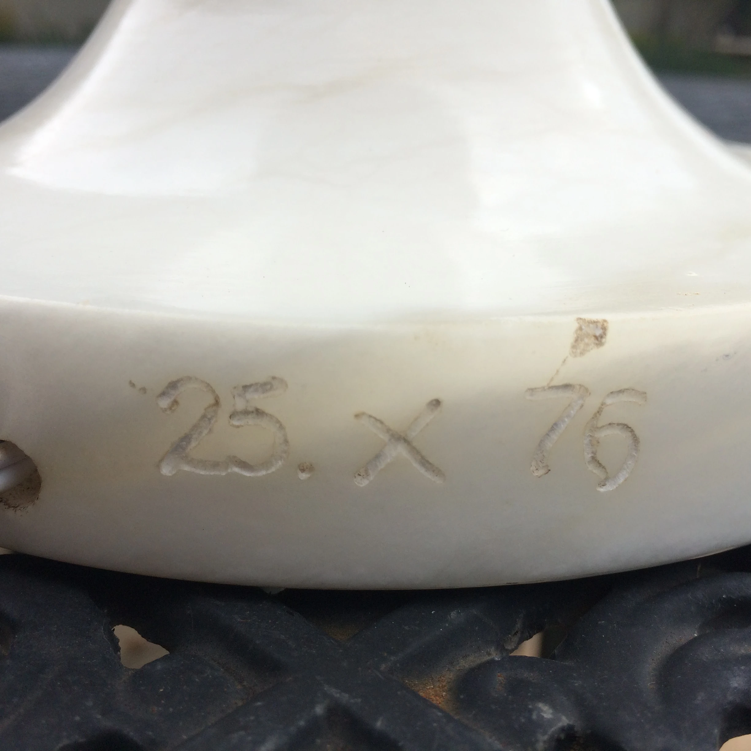 Superb Signed Art Deco French or Italian Alabaster Lamp