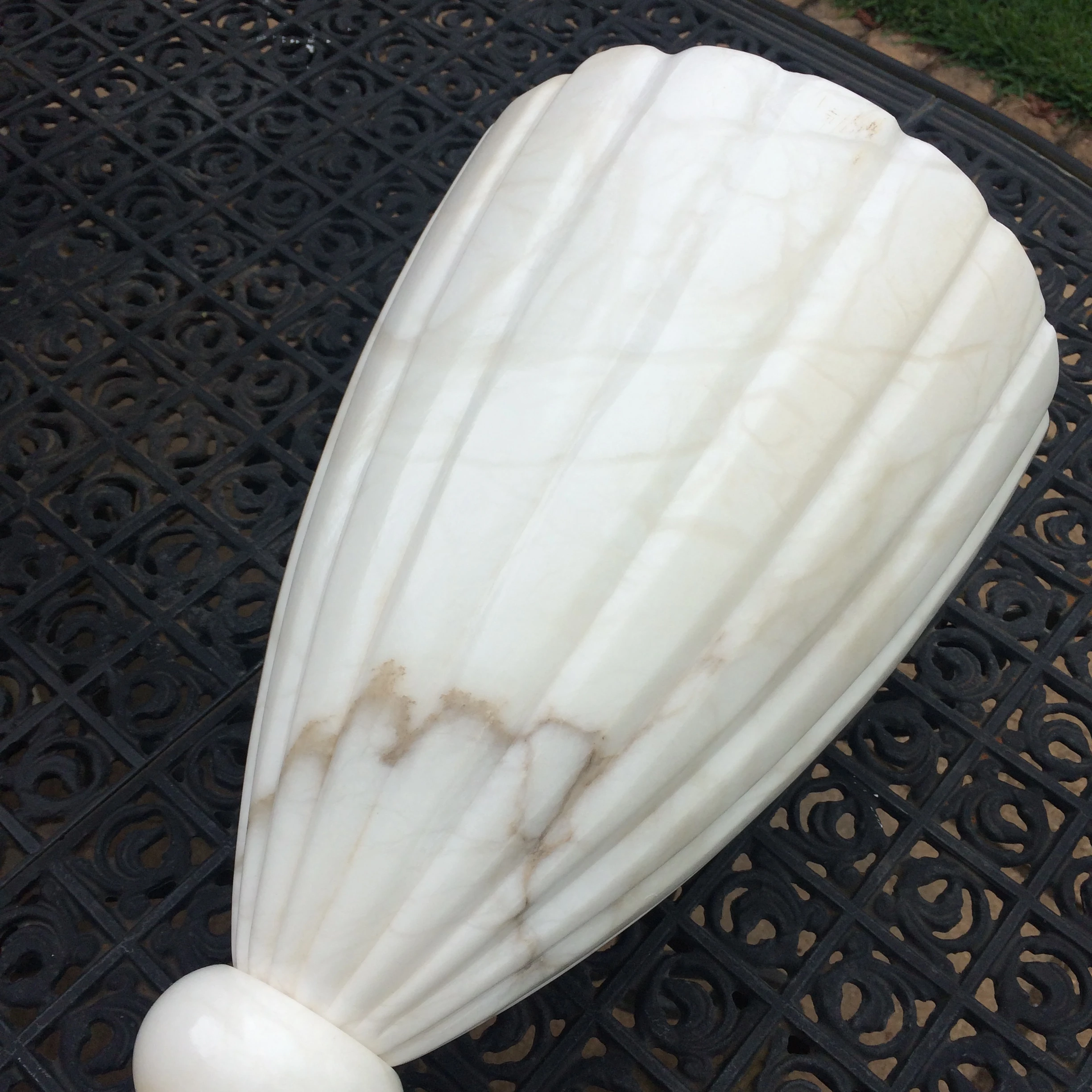 Superb Signed Art Deco French or Italian Alabaster Lamp