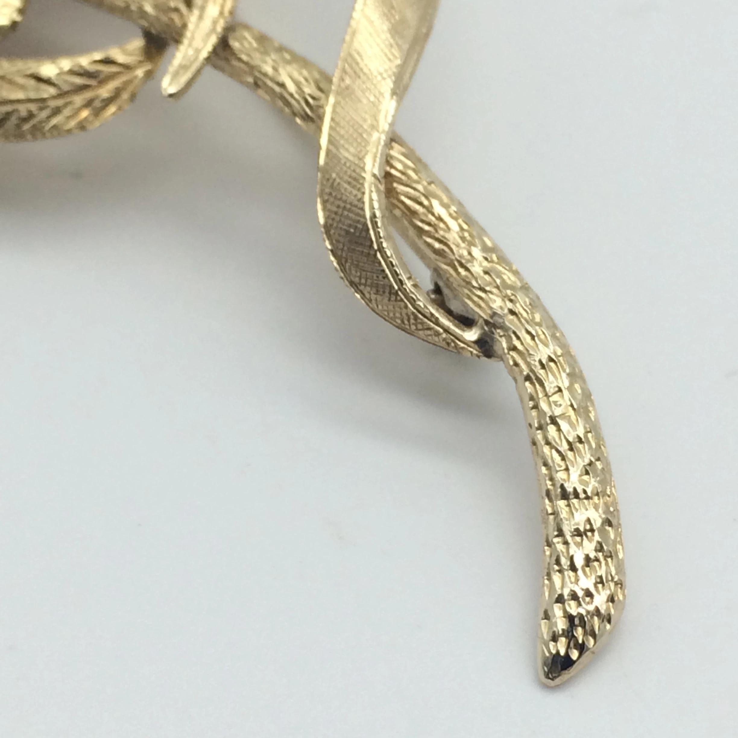 Gorgeous 9ct Gold, Multi-stone ‘Flower’ Brooch