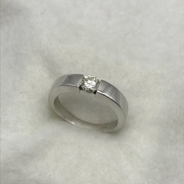 18ct White Gold & Diamond ‘Tension Set’ Ring