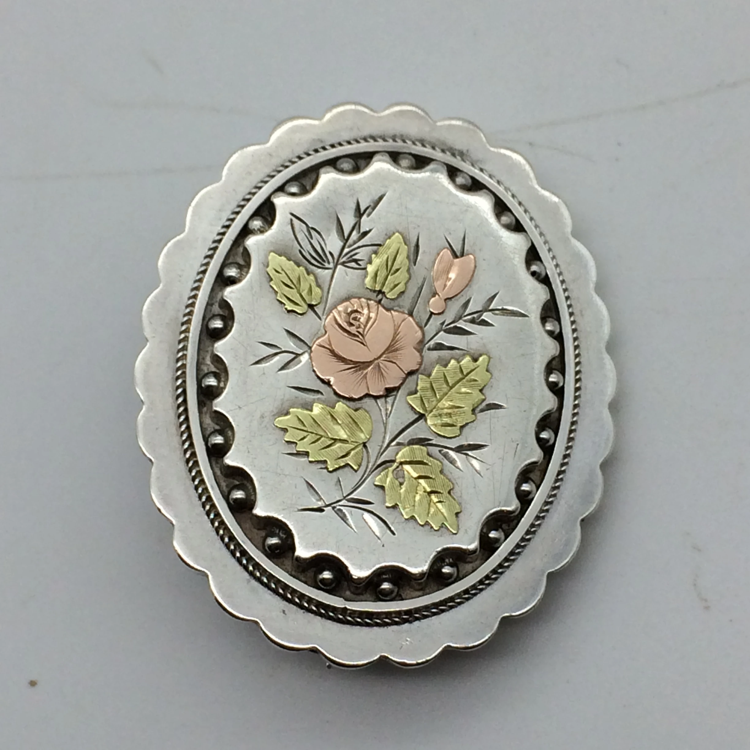 Pretty Victorian Silver & Gold Floral Brooch