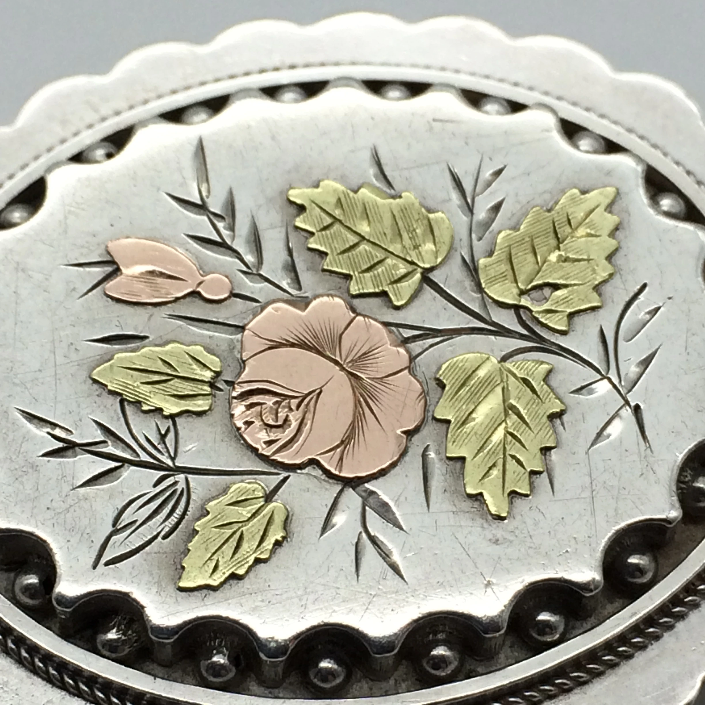Pretty Victorian Silver & Gold Floral Brooch