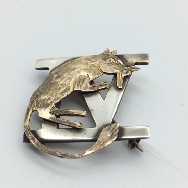 Very Rare (Desert Rats) Solid Gold ‘4th S.A. Armoured Car Regt.’ Sweetheart Brooch/Badge