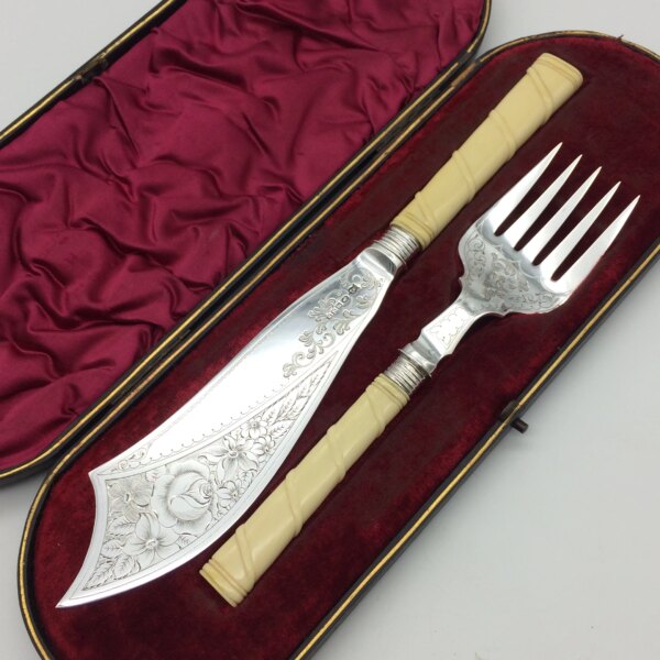 Attractive Boxed Victorian Silver-Plated Fish Servers