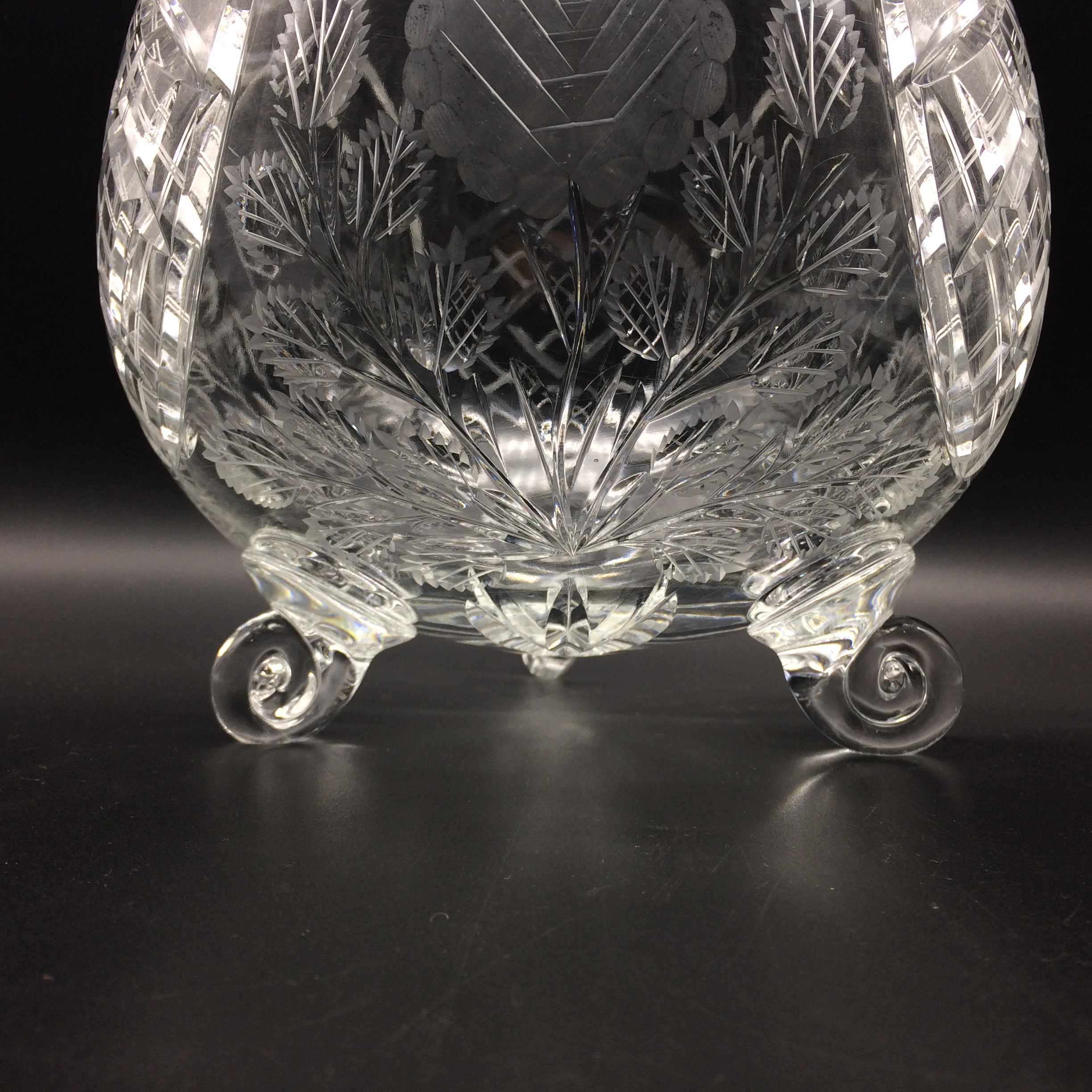 Impressive Large ‘Rose-Cut’ Crystal Vase - Image 3