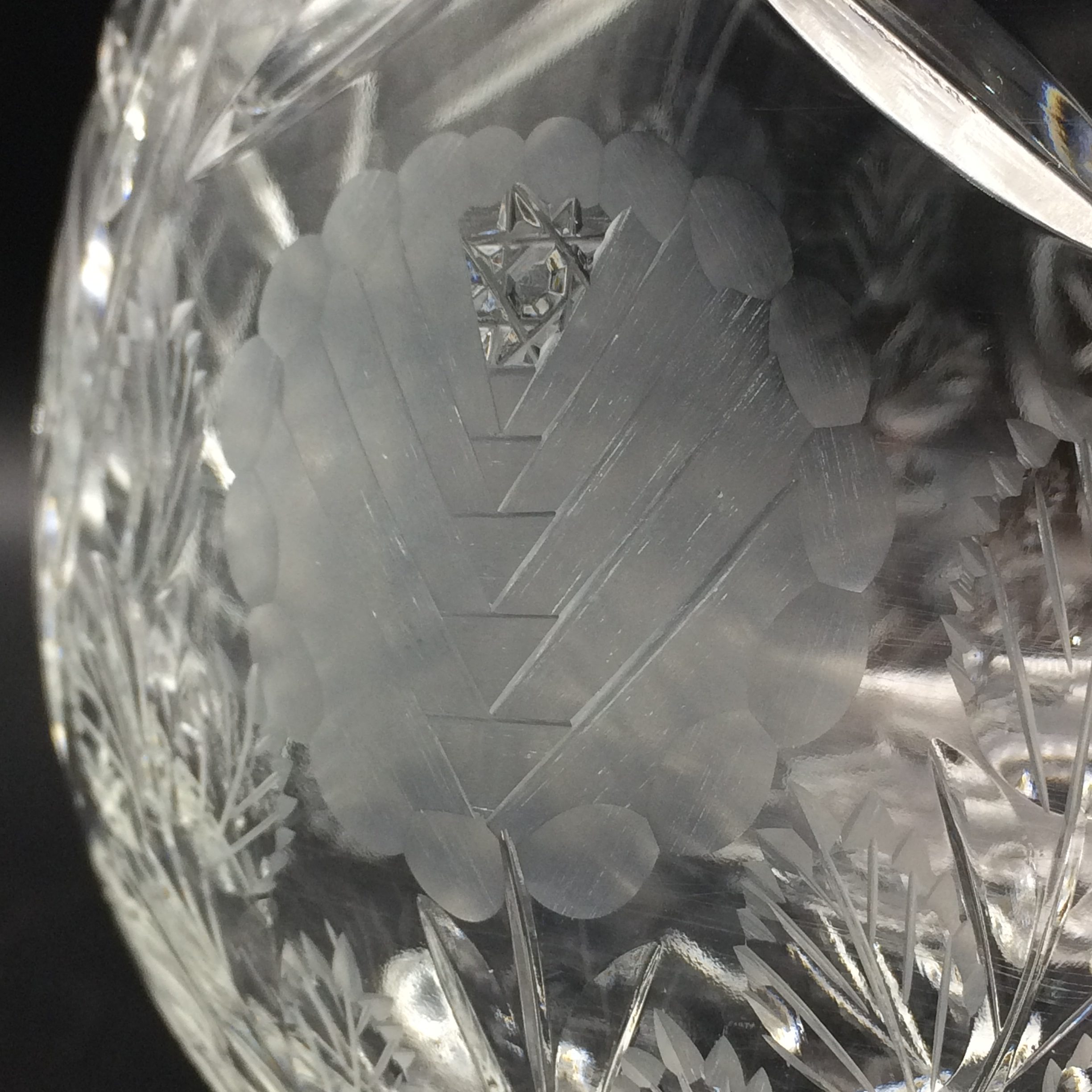 Impressive Large ‘Rose-Cut’ Crystal Vase - Image 2