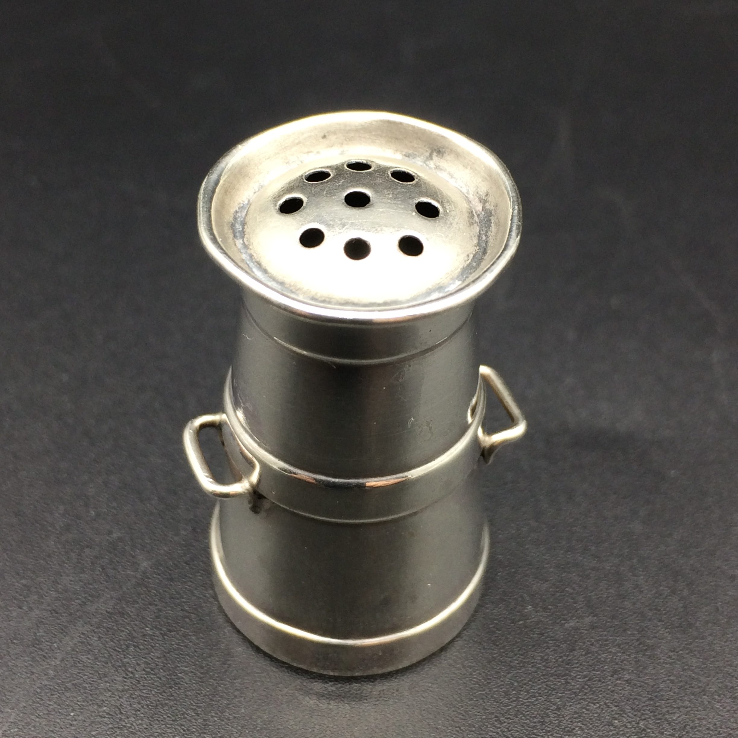 Antique Miniature Solid Silver Novelty ‘Pepperette’ (1904)