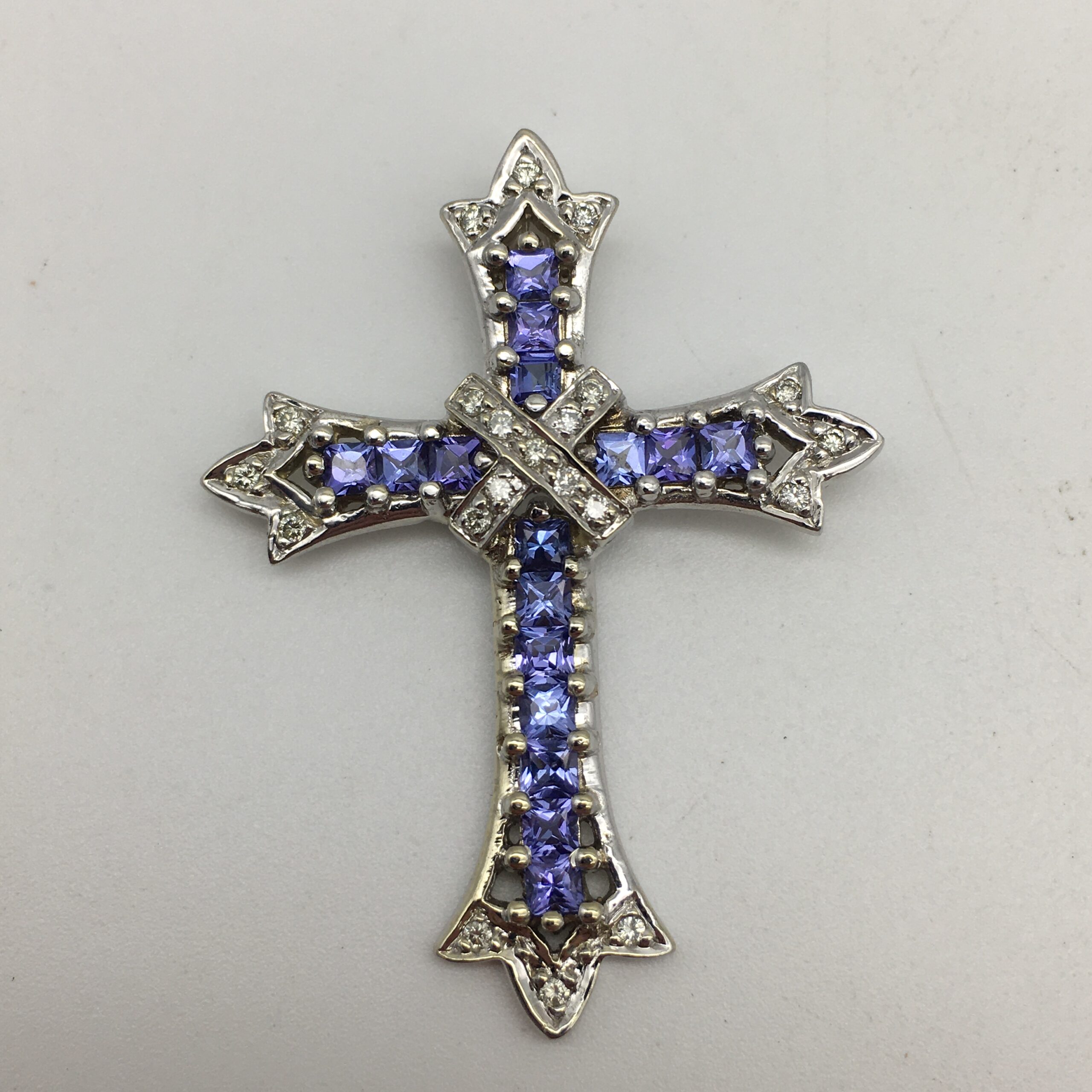 Amazing 9ct White Gold, Diamond & Tanzanite Cross