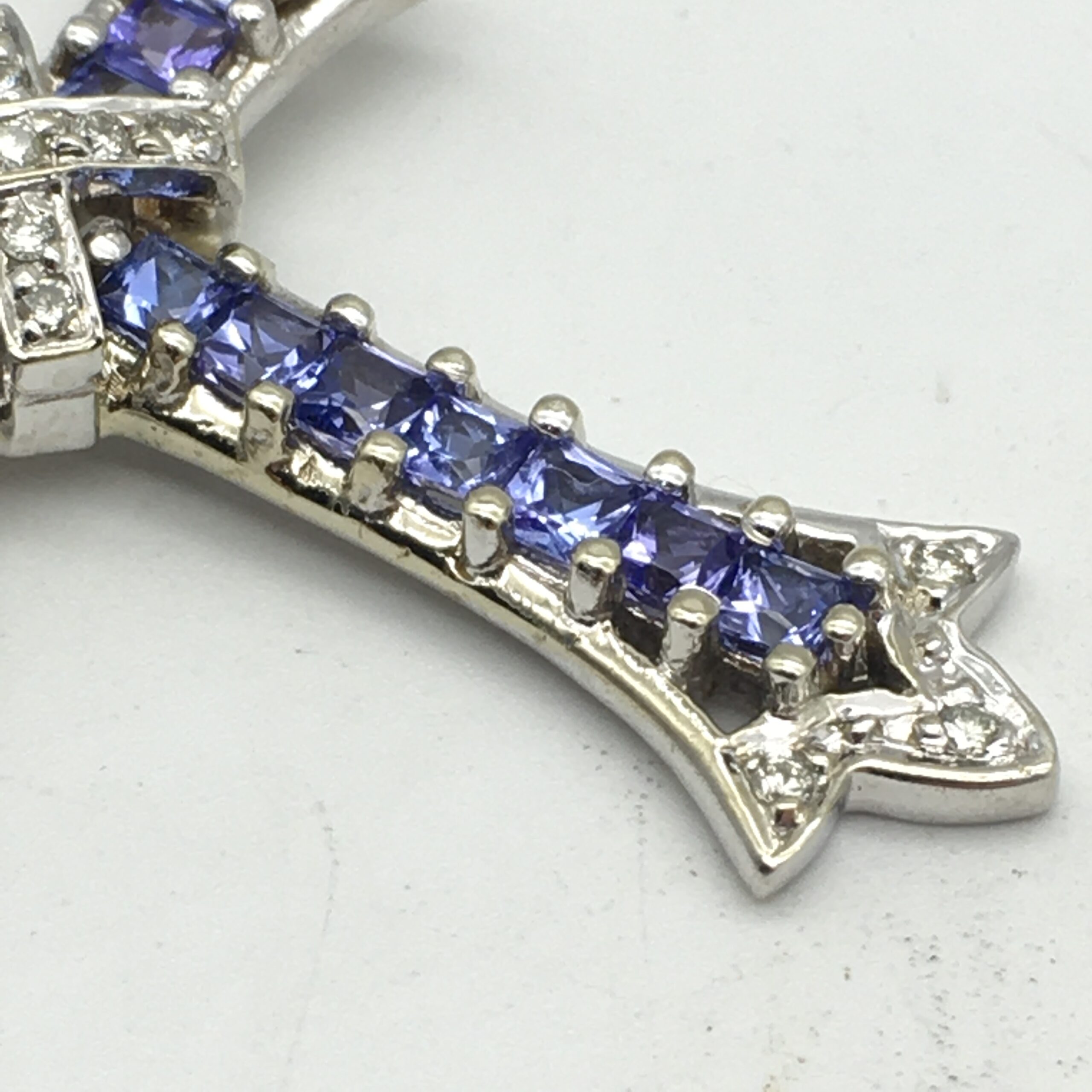 Amazing 9ct White Gold, Diamond & Tanzanite Cross - Image 3