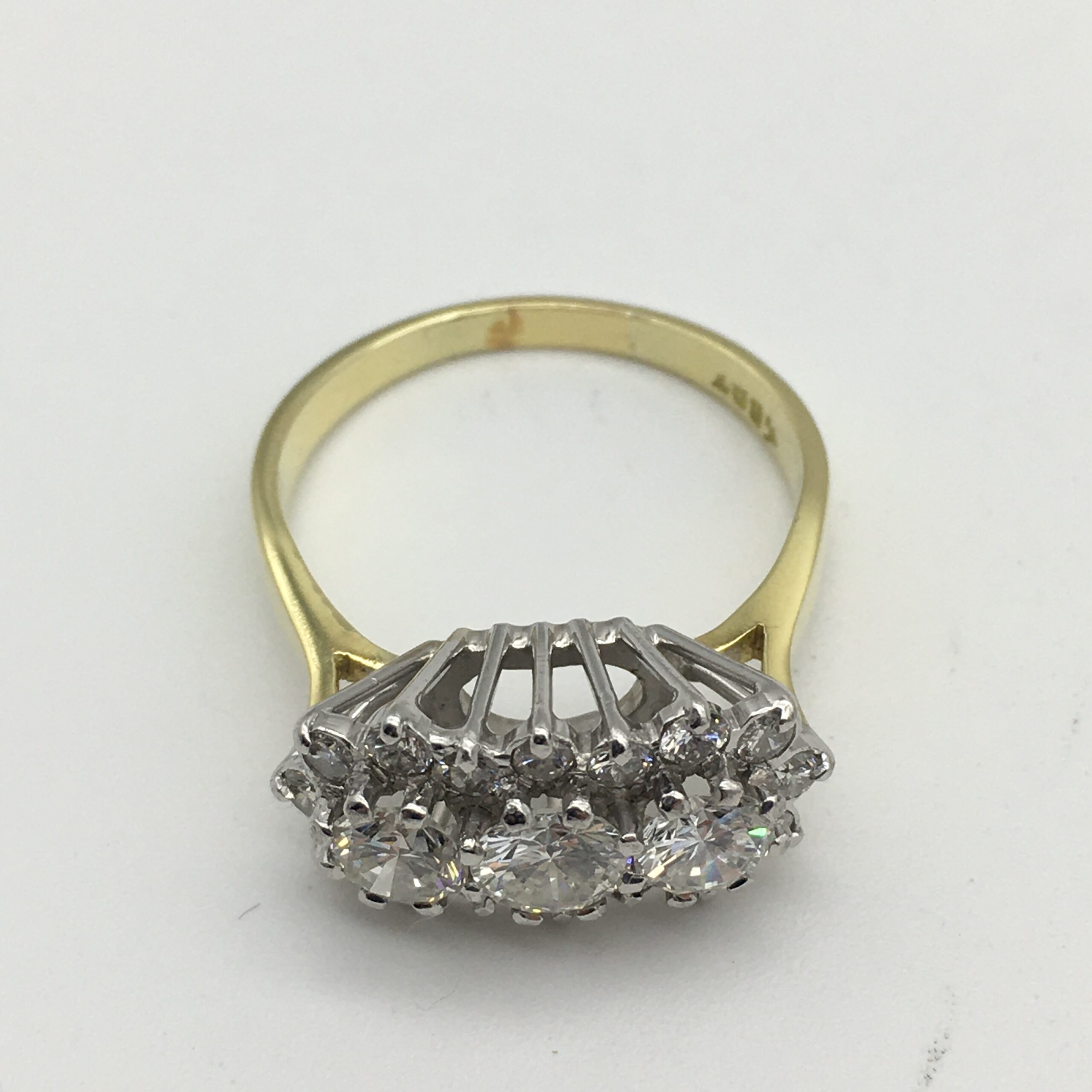Fabulous 18ct Gold & Diamond Ring - Image 8