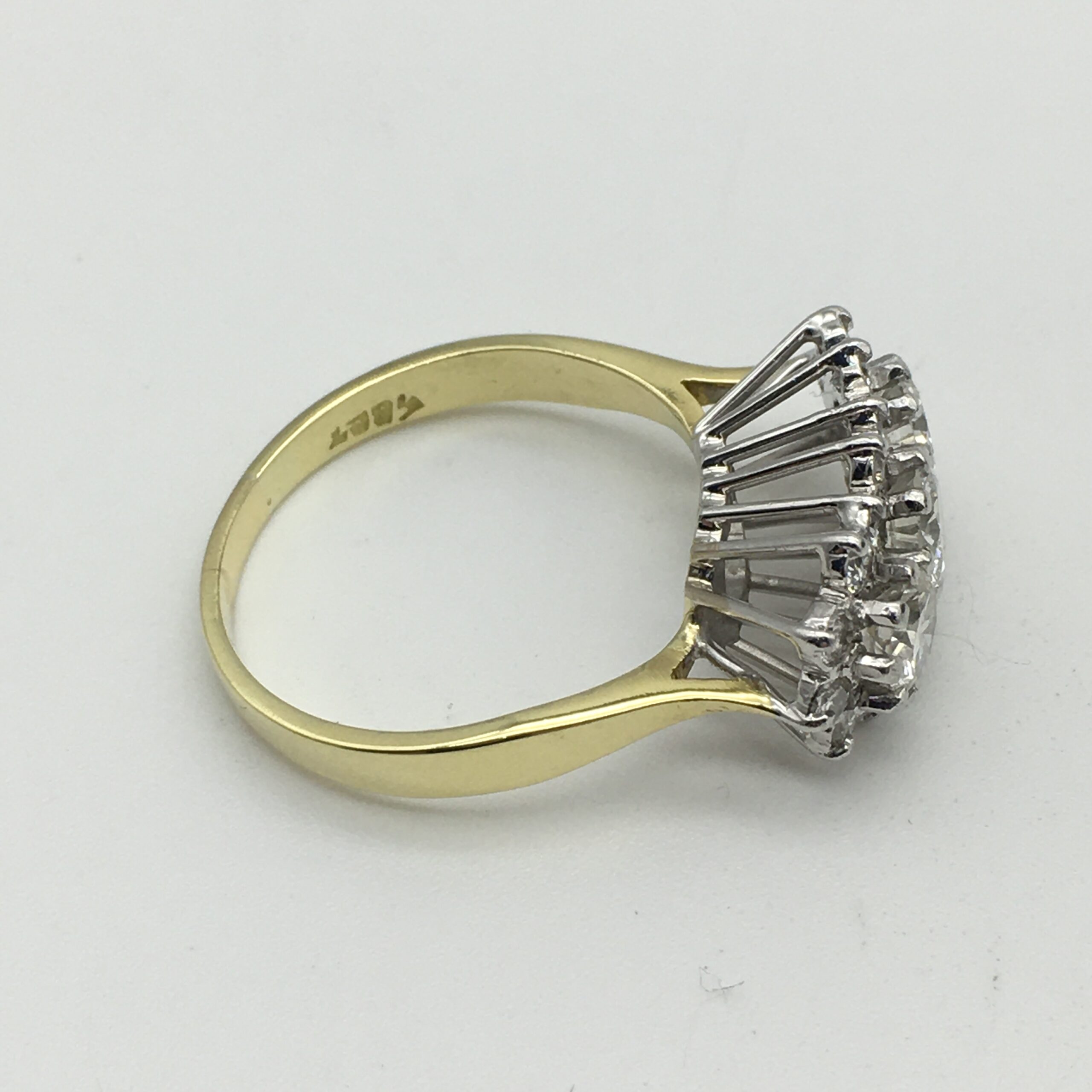 Fabulous 18ct Gold & Diamond Ring - Image 9