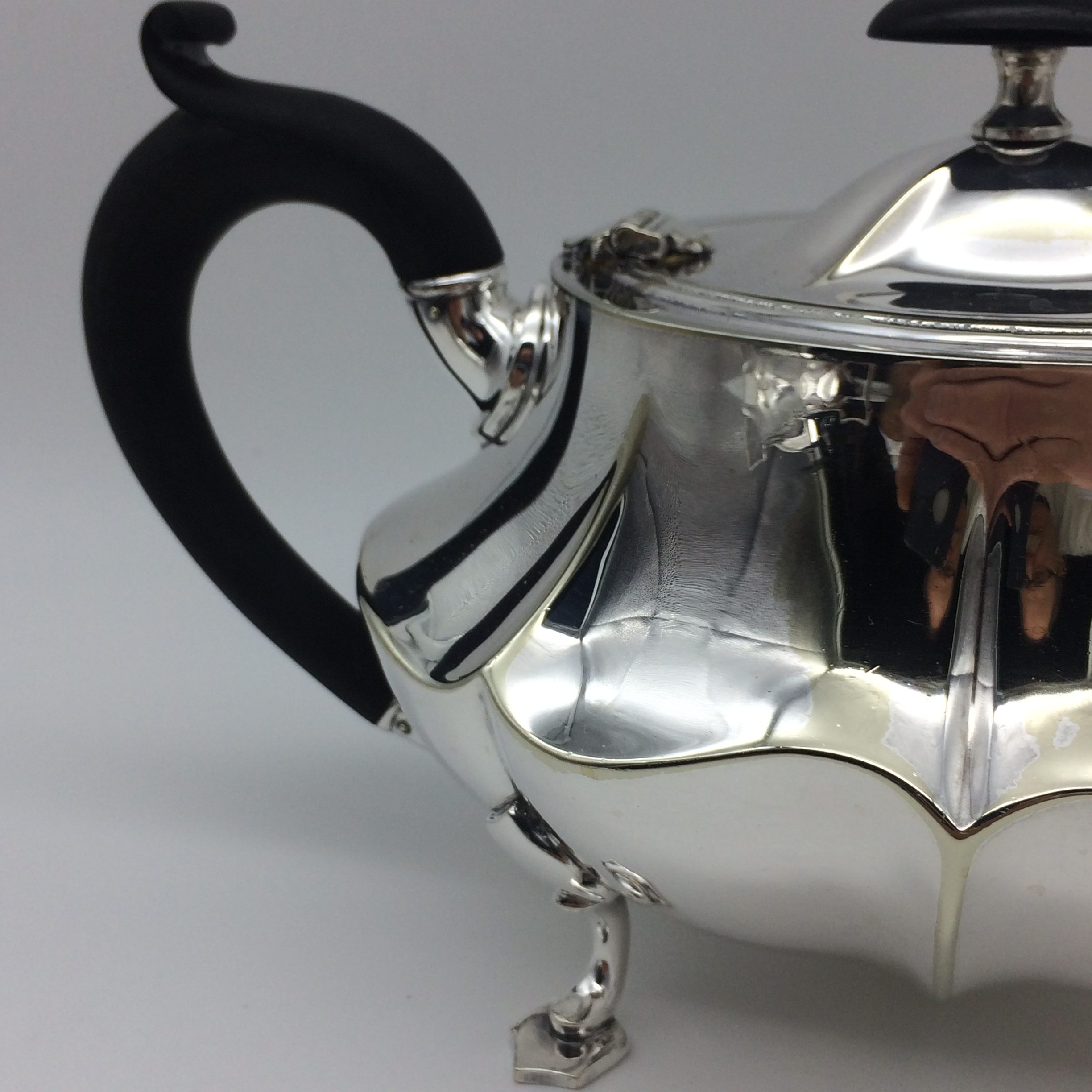 Beautiful Vintage Silver-Plated Tea Set (1920/30’s) - Image 3