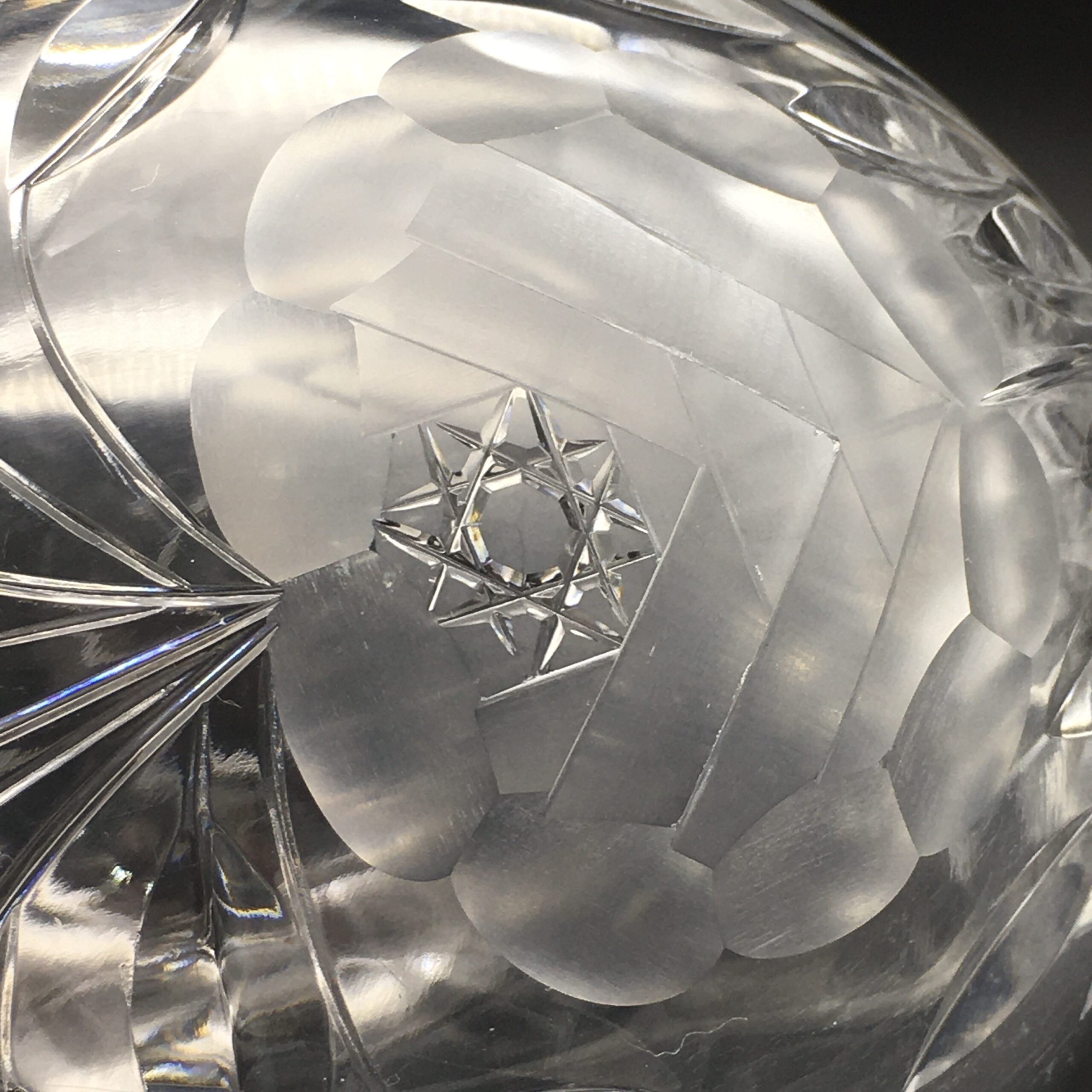 Large Attractive Round Rose-Cut Vase - Image 2