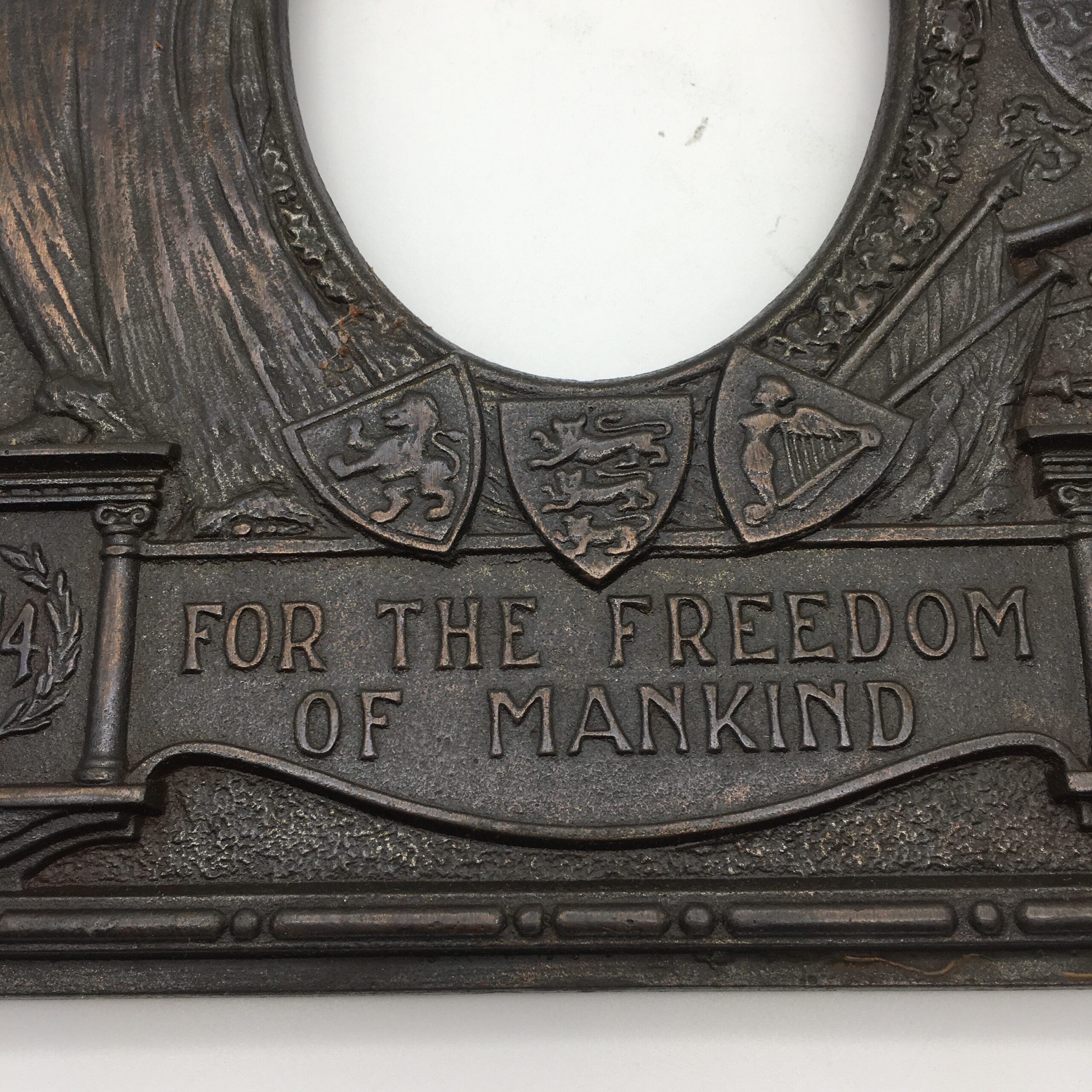 Impressive WW1 ‘For the Freedom of Mankind’ Iron Photo Frame - Image 9