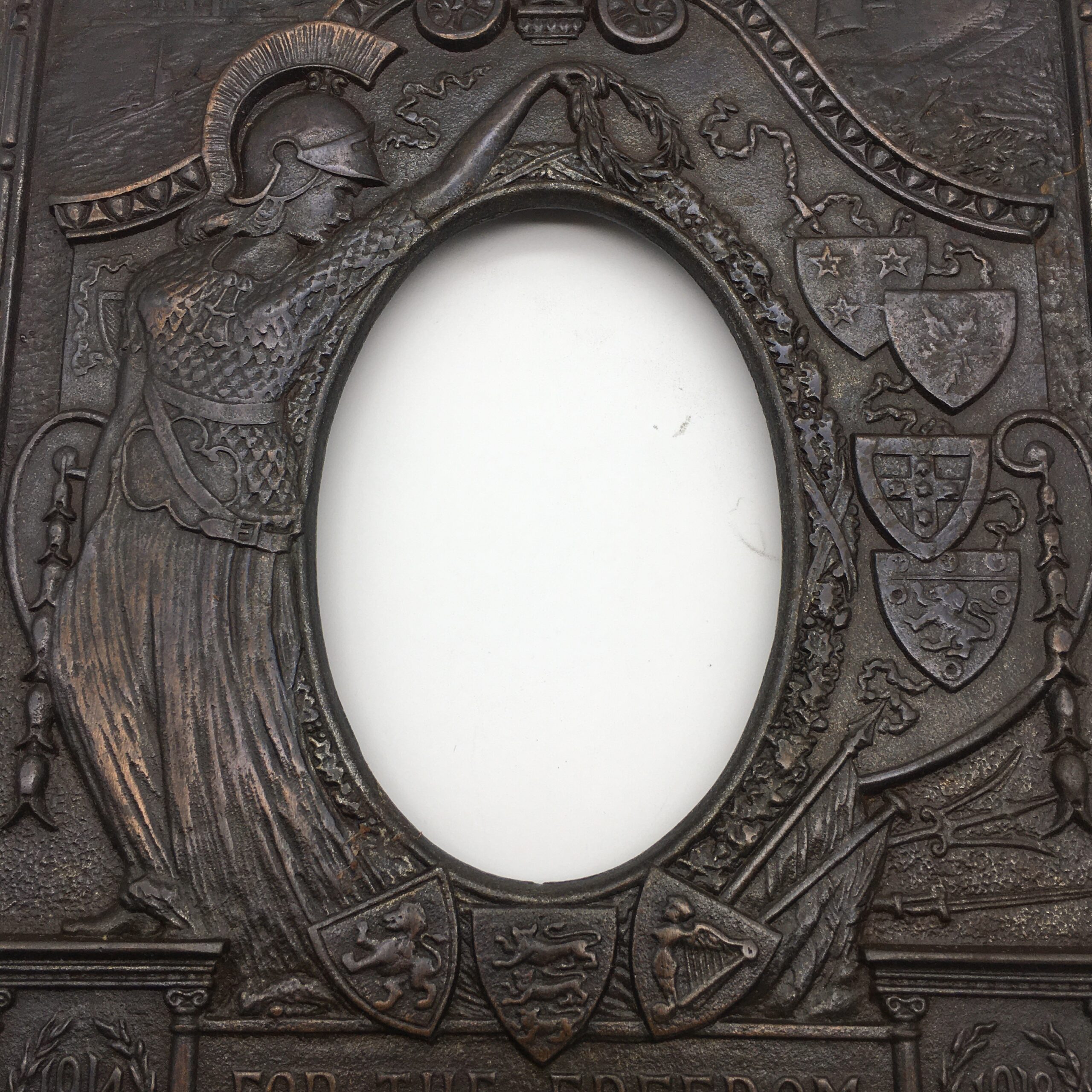 Impressive WW1 ‘For the Freedom of Mankind’ Iron Photo Frame - Image 2