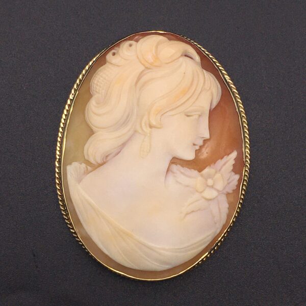 Early Large 9ct Gold Cameo Brooch or Pendant