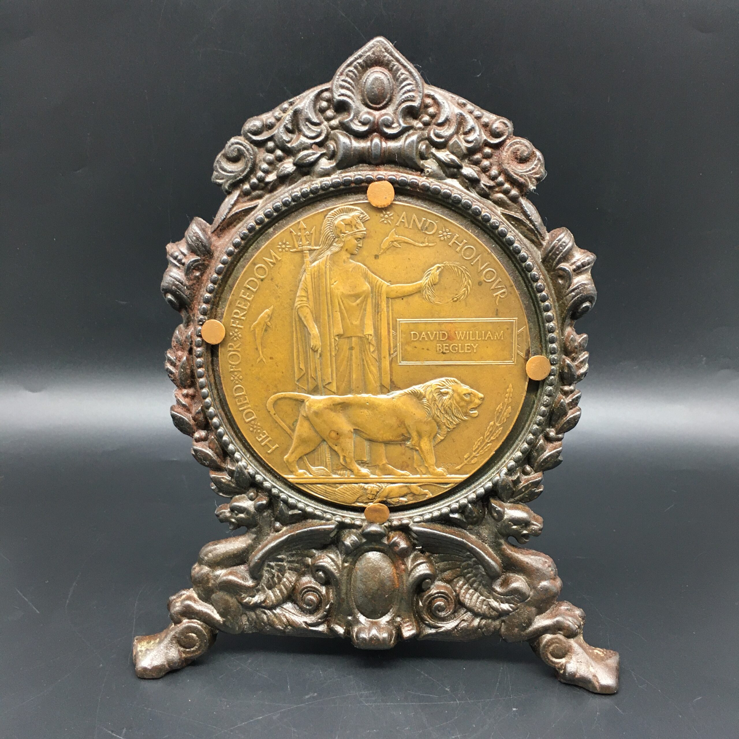 WW1 Death Plaque to ‘D.W. Begley’ - S.A. Field Artillery (23/12/18)