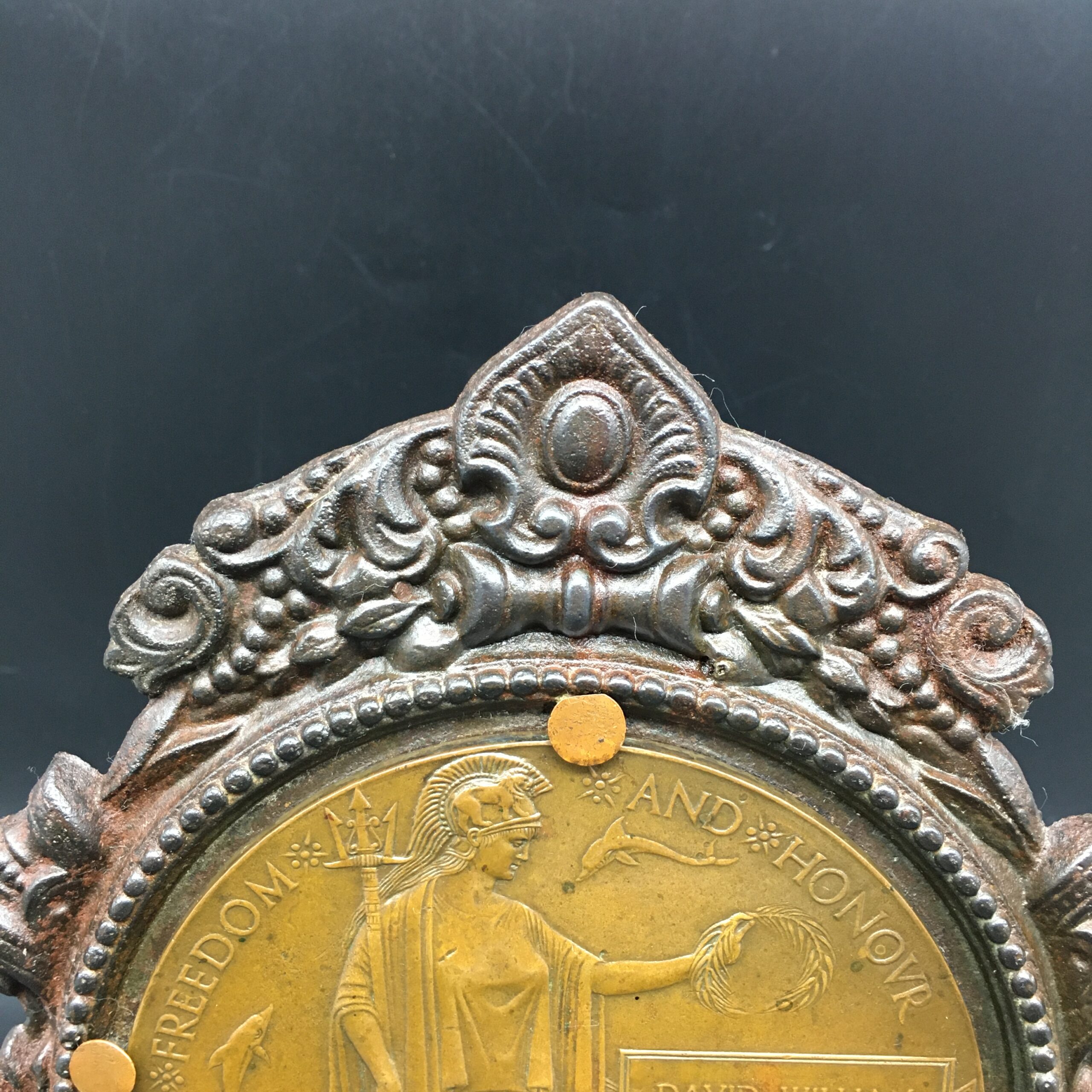 WW1 Death Plaque to ‘D.W. Begley’ - S.A. Field Artillery (23/12/18) - Image 3