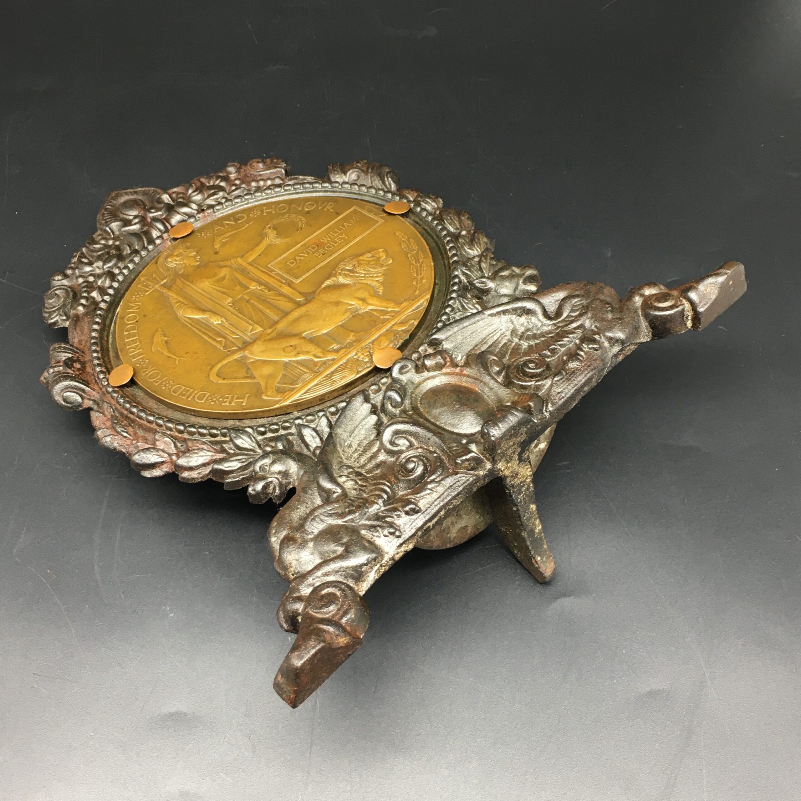 WW1 Death Plaque to ‘D.W. Begley’ - S.A. Field Artillery (23/12/18) - Image 10