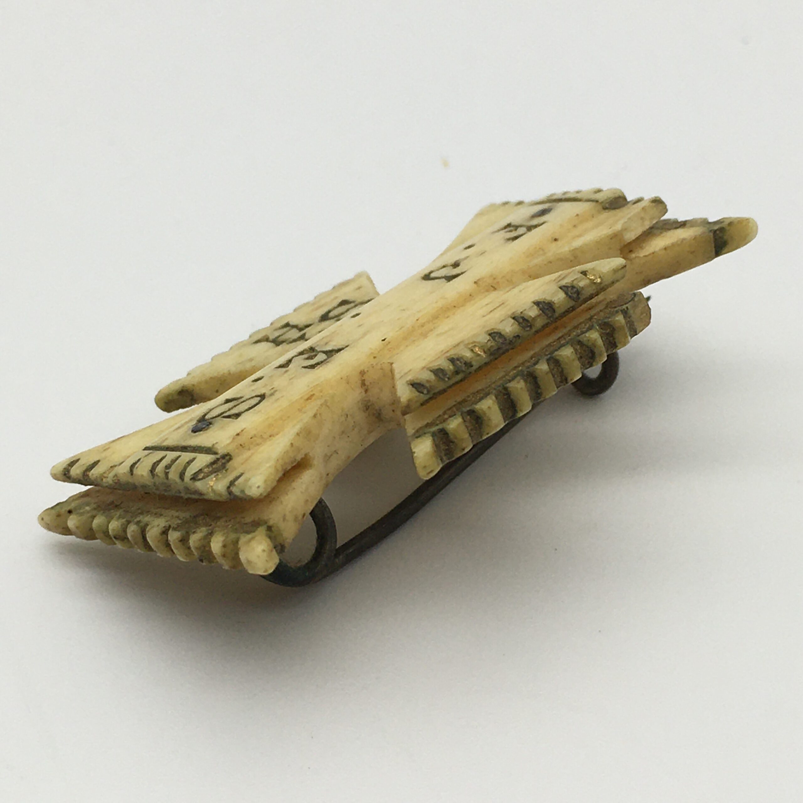 Rare Boer War – P.O.W. (St. Helena) Bone Brooch - Image 3