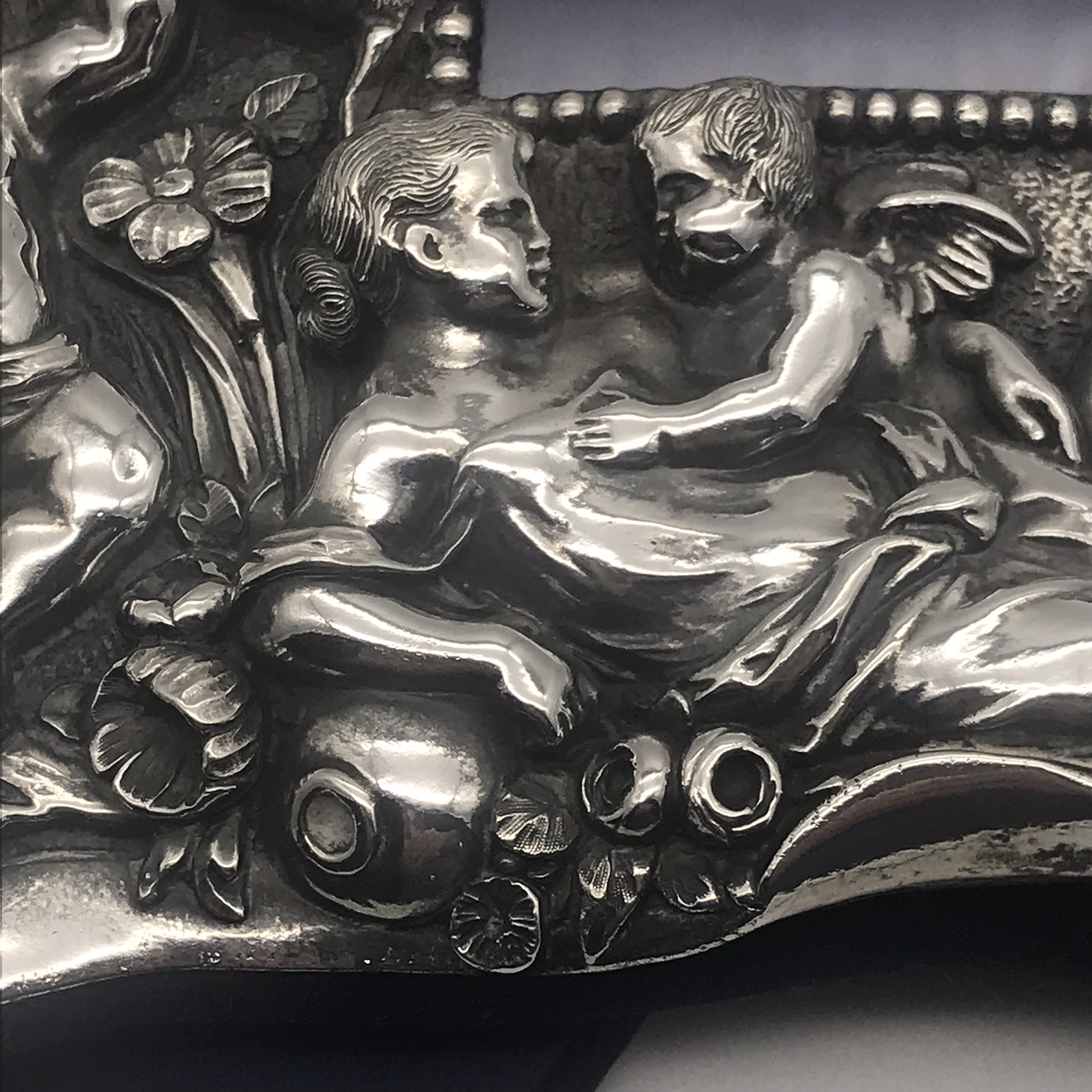 Exquisite Vintage Solid Silver ‘Cherubs’ Photo Frame - Image 7
