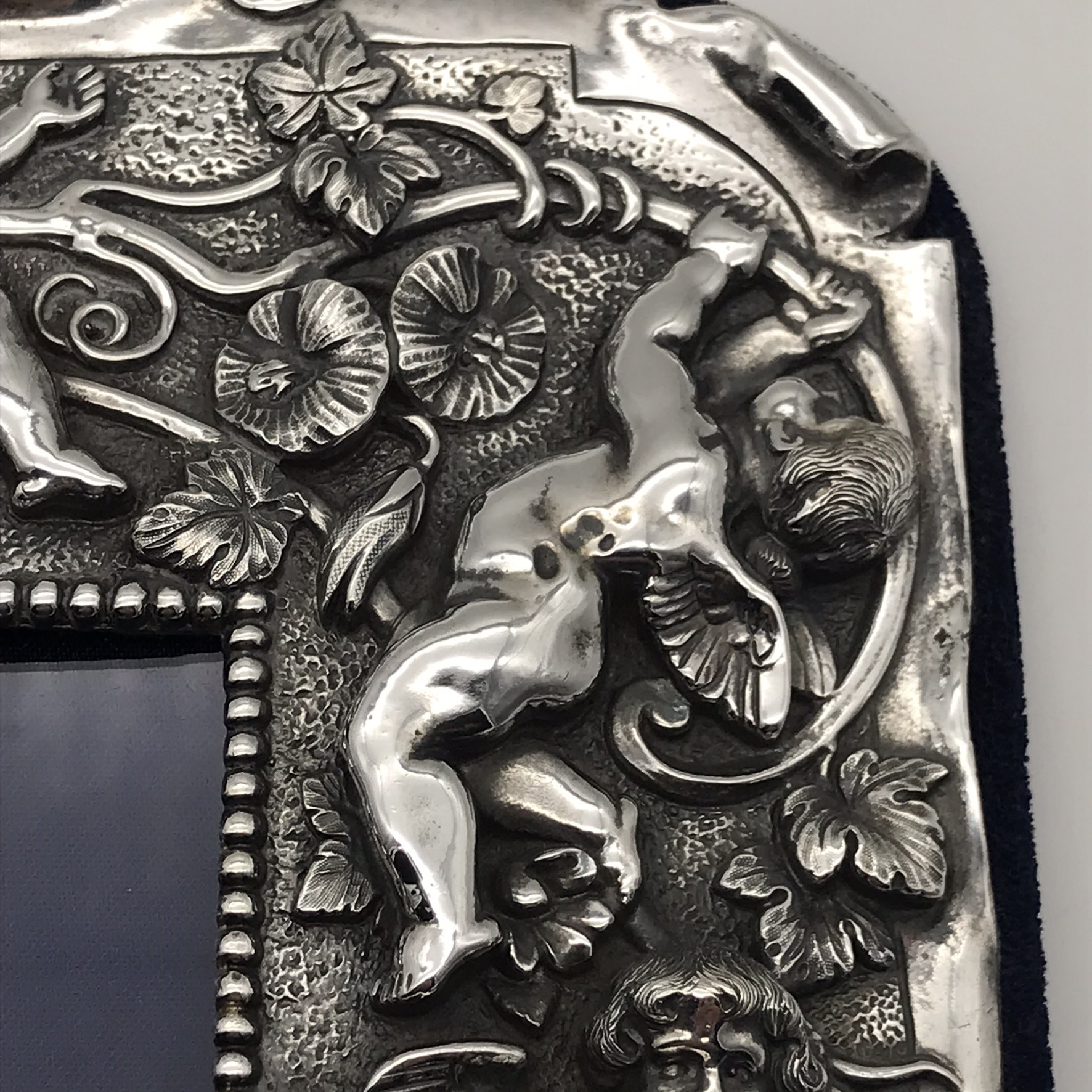 Exquisite Vintage Solid Silver ‘Cherubs’ Photo Frame - Image 4