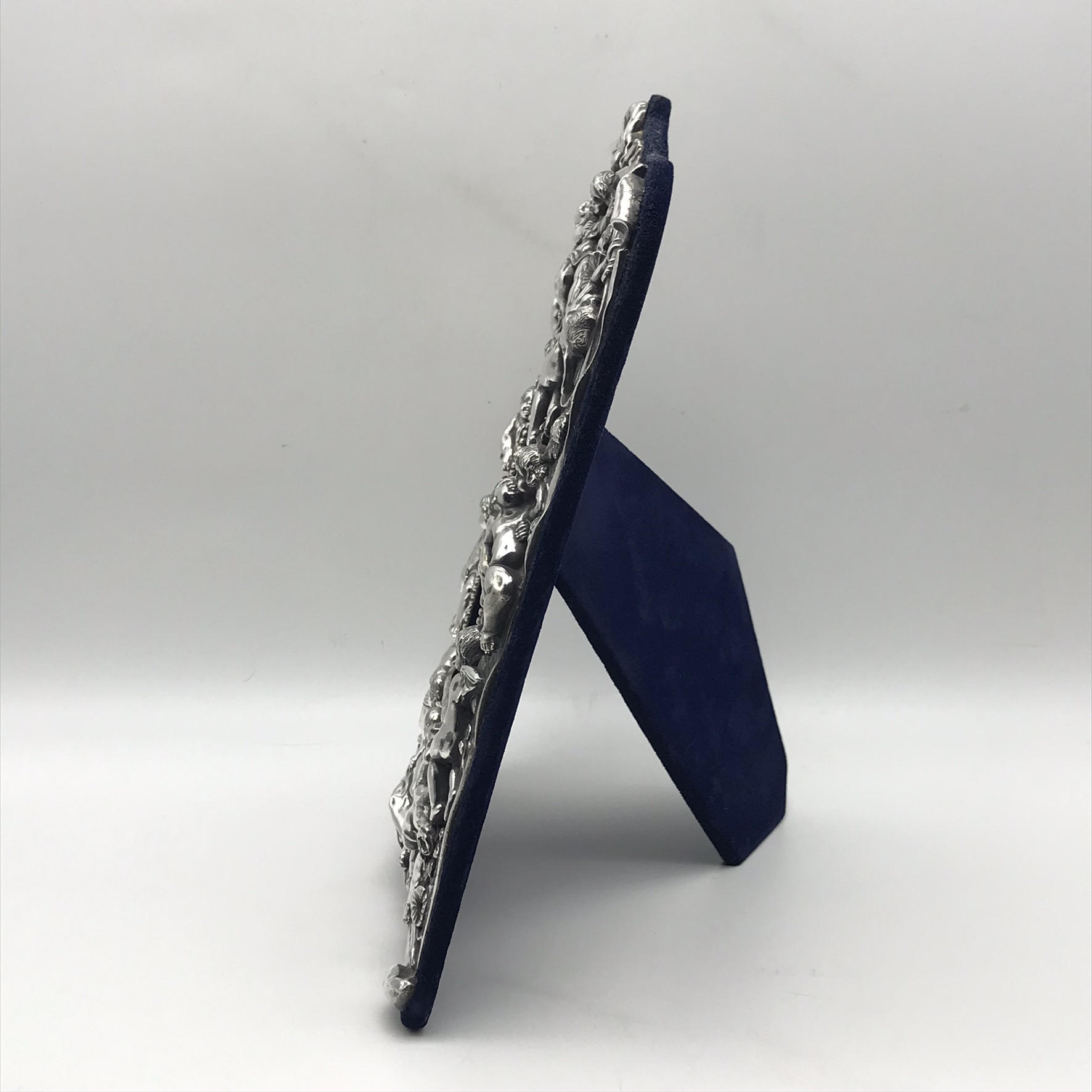 Exquisite Vintage Solid Silver ‘Cherubs’ Photo Frame - Image 9