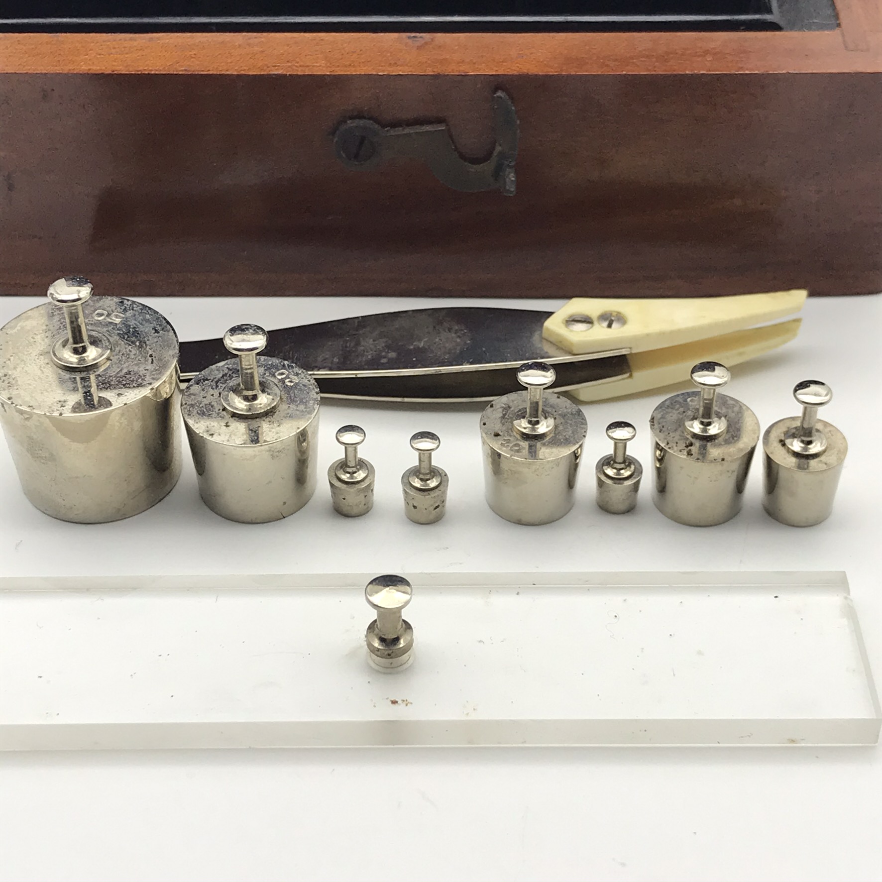 Early Wooden Boxed Set of Weights - Image 8