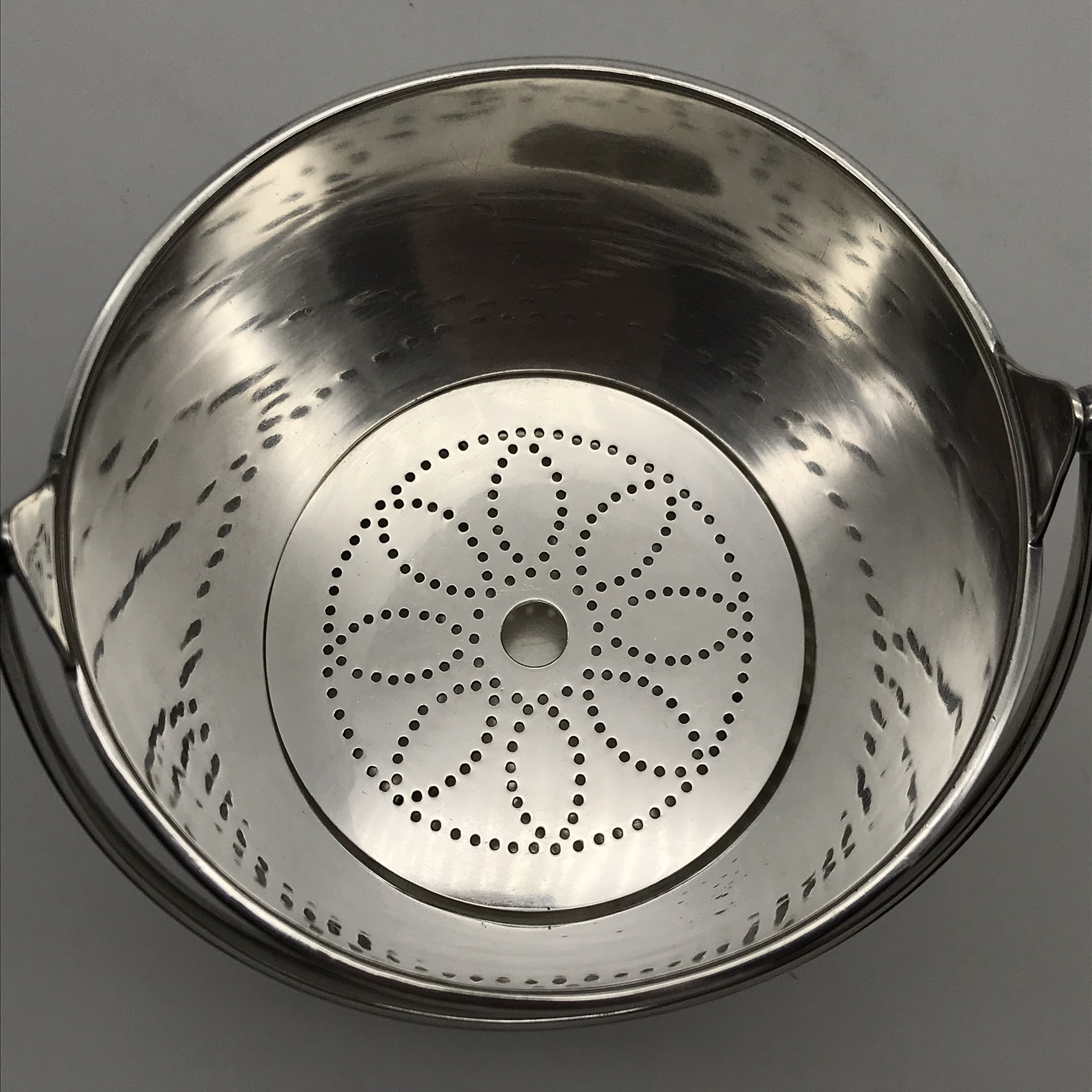 Fine Quality Antique Silver-Plated Ice Bucket (Daniel & Arter) - Image 6