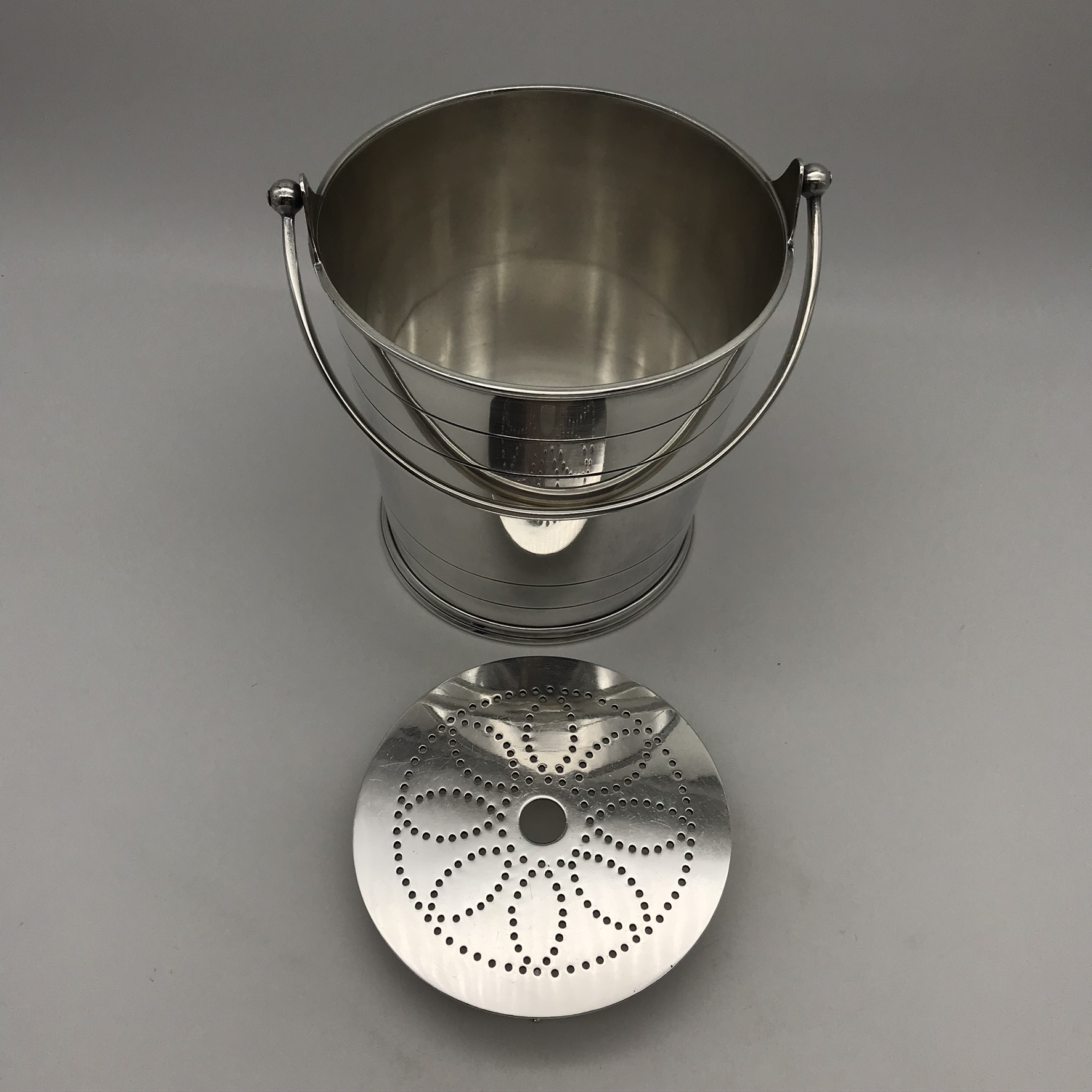 Fine Quality Antique Silver-Plated Ice Bucket (Daniel & Arter) - Image 7