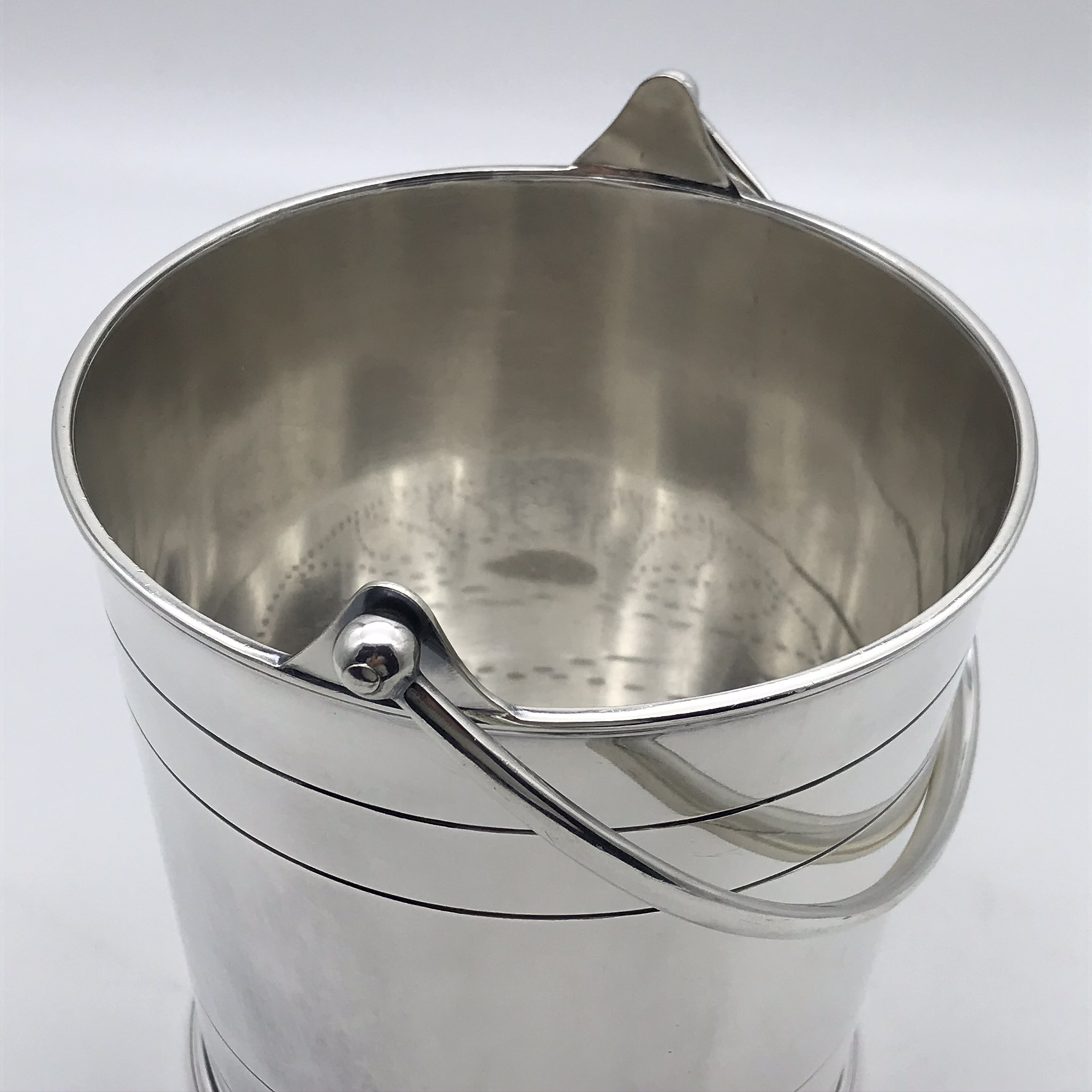 Fine Quality Antique Silver-Plated Ice Bucket (Daniel & Arter) - Image 3