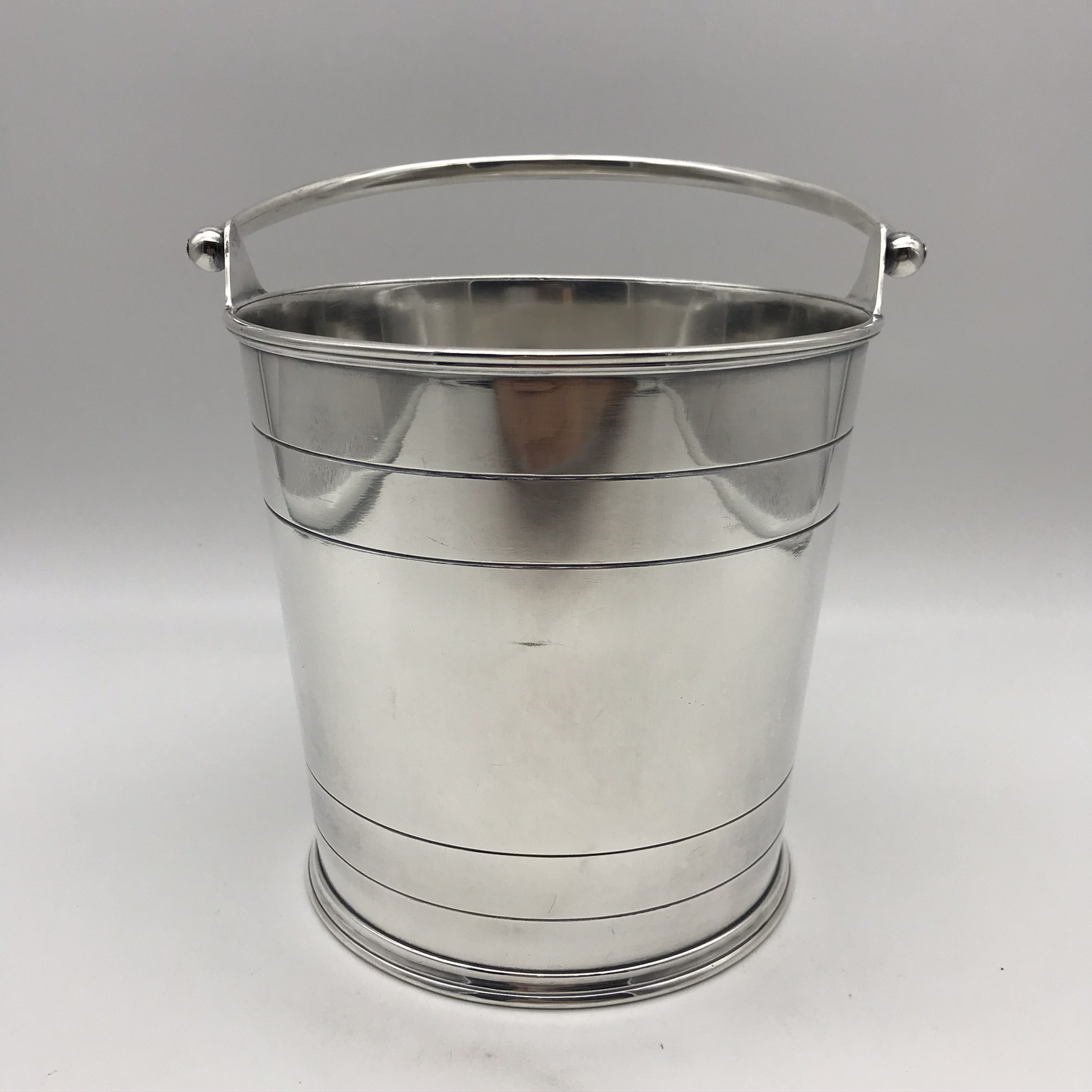 Fine Quality Antique Silver-Plated Ice Bucket (Daniel & Arter) - Image 2
