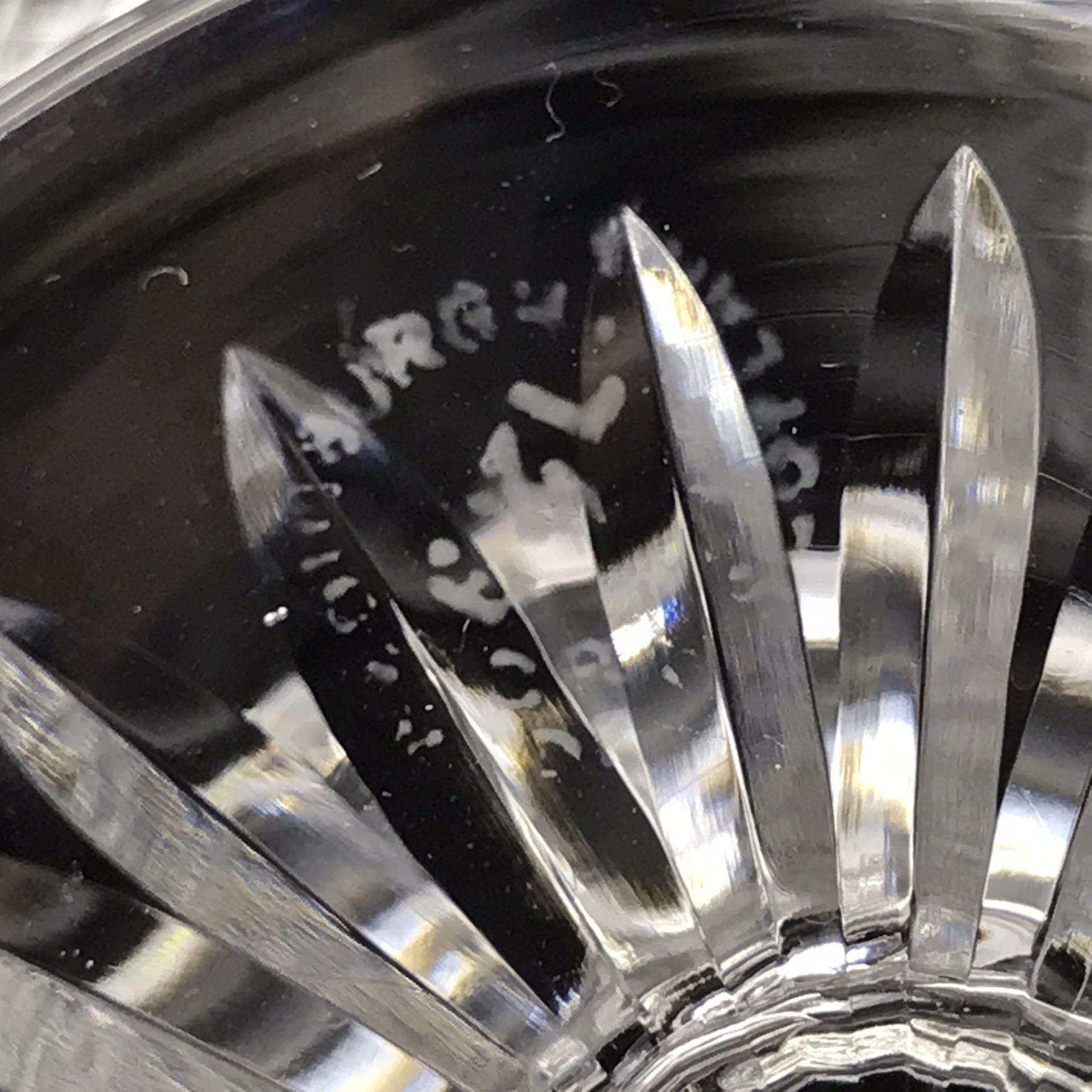 Scarce Pair of Thistle ‘Edinburgh & Leith’ Crystal Wine Glasses - Image 9