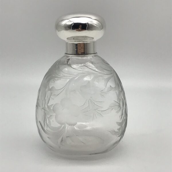 Attractive Antique Silver & Crystal Scent Bottle (1915)