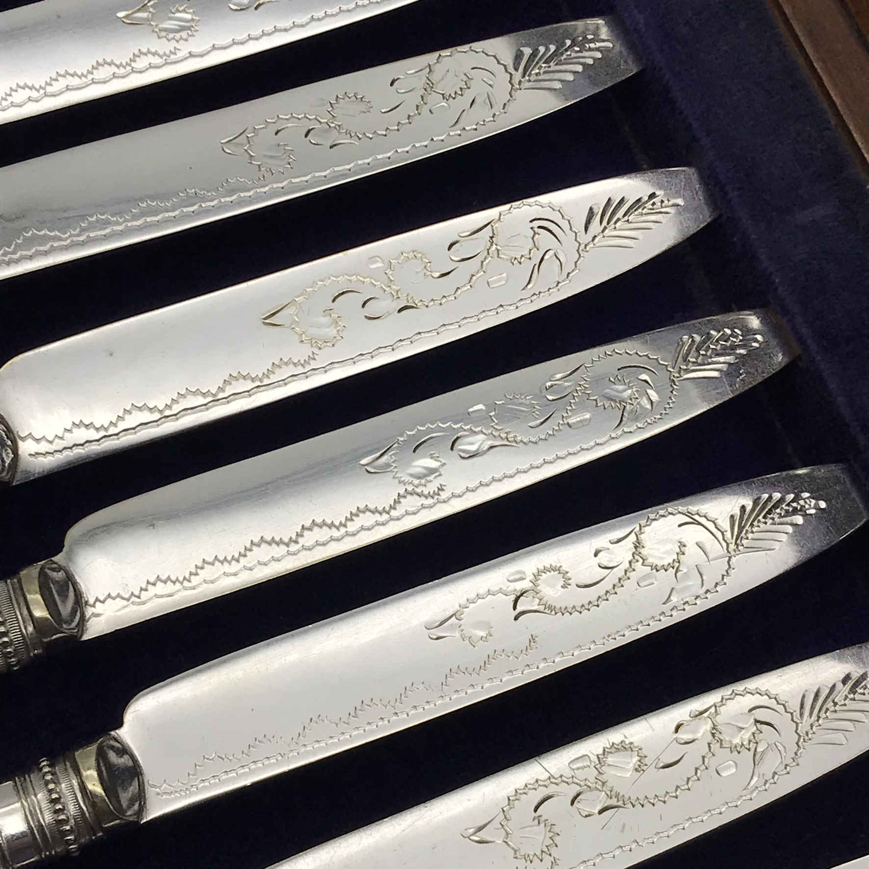 Antique Mother-of-Pearl Handled Dessert Knives & Forks (Cased) - Image 6