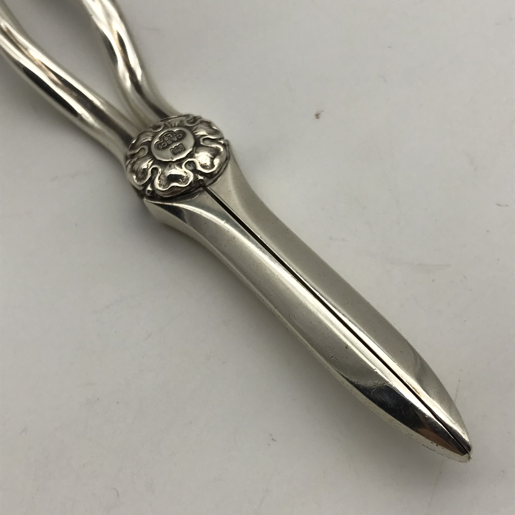 Antique Sterling Silver Grape Scissors (Cased) - Image 5