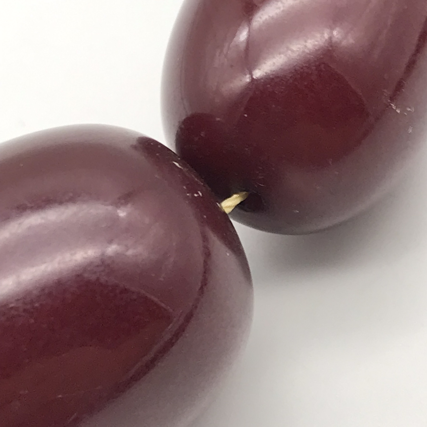 1930/40’s ‘Cherry Amber’ Bakelite Necklace - Image 3