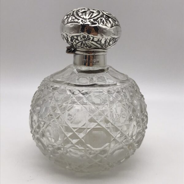 Large Antique Silver & Crystal Scent Bottle (1903)