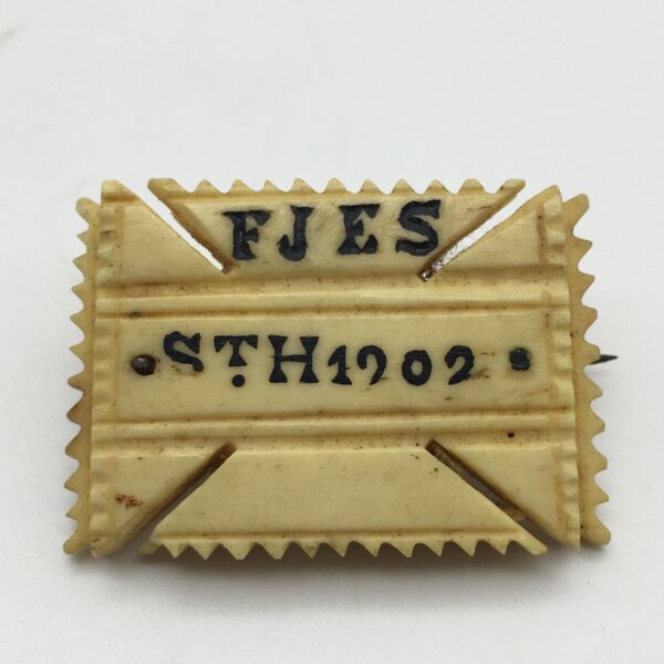 Rare Boer War – P.O.W. (St. Helena 1902) Bone Brooch