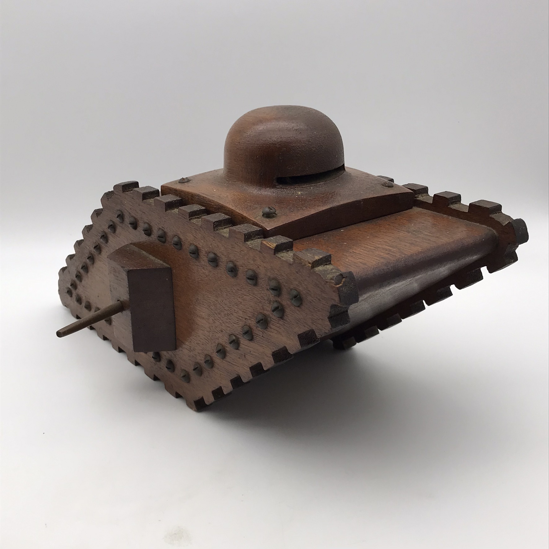 WW1 – Large Wooden ‘Trench Art’ Tank Money Box - Image 6