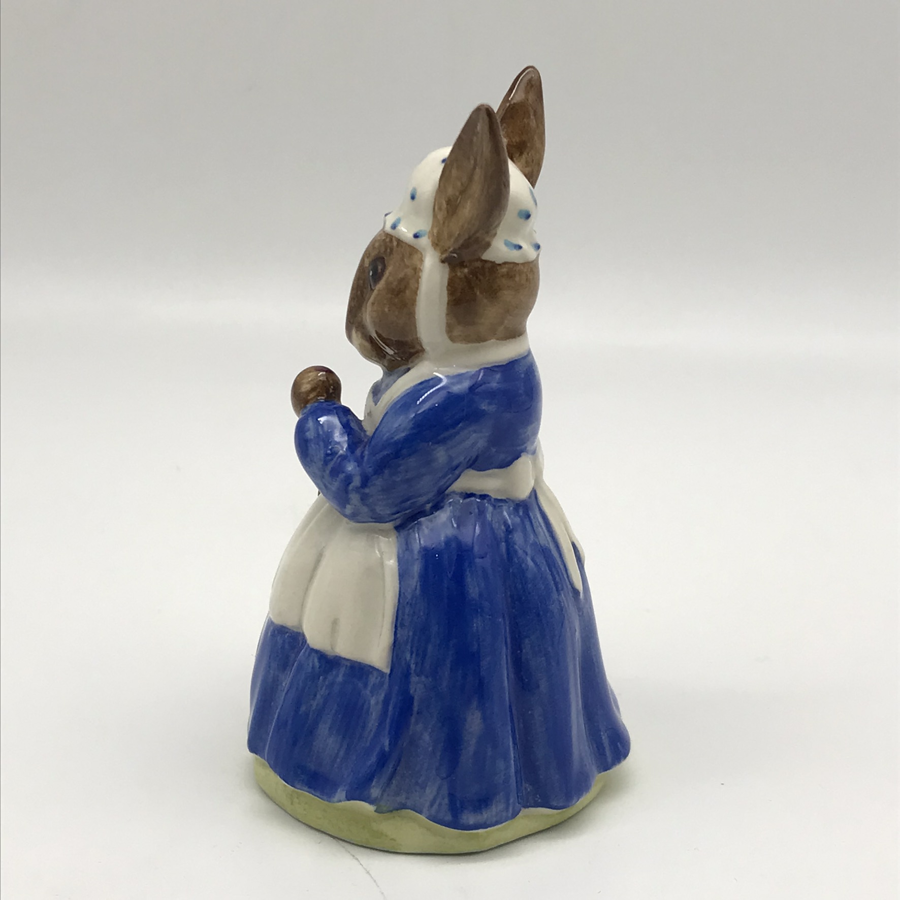 Royal Doulton ‘Mrs Bunnykins’ Figurine (Clean Sweep) - Image 6