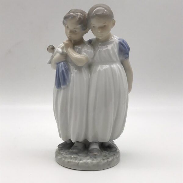 Adorable ‘Royal Copenhagen’ Figurine (939)